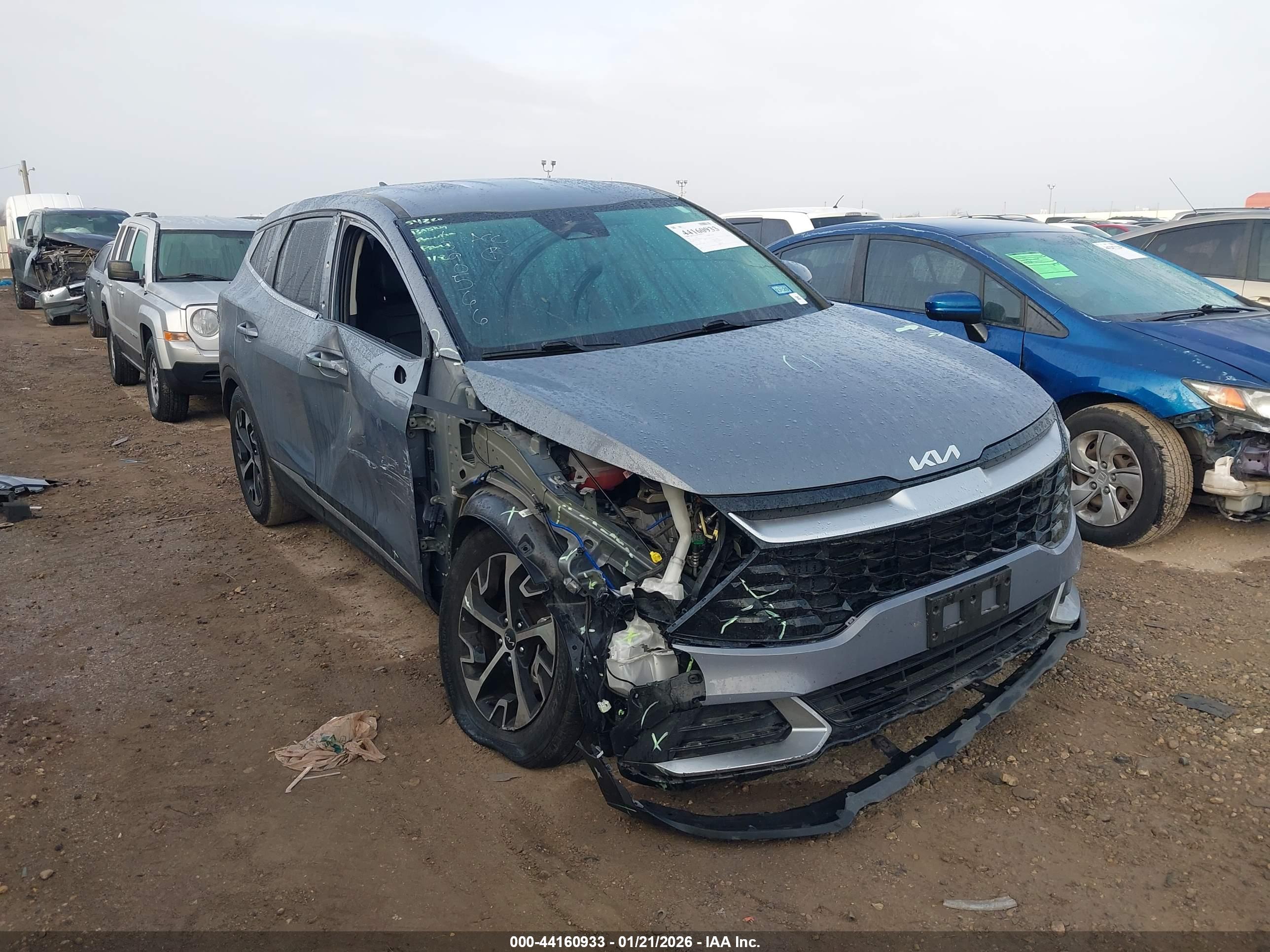 KIA SPORTAGE image 6