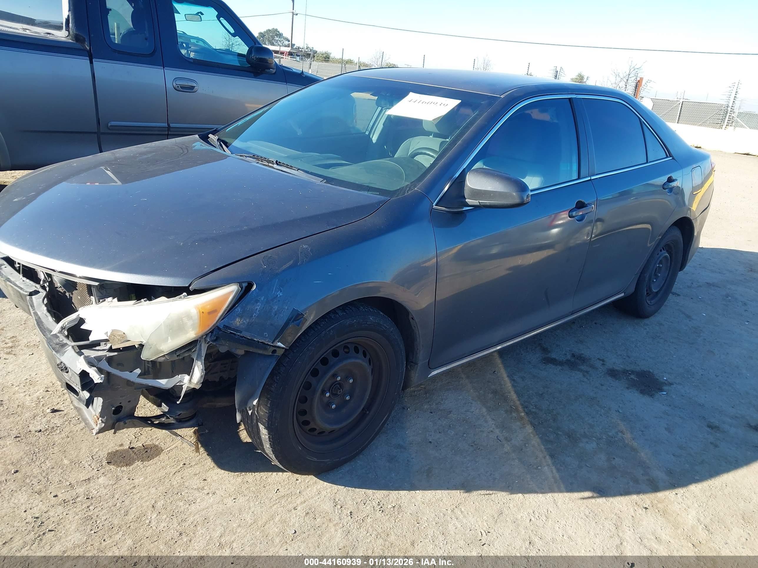 TOYOTA CAMRY image 2