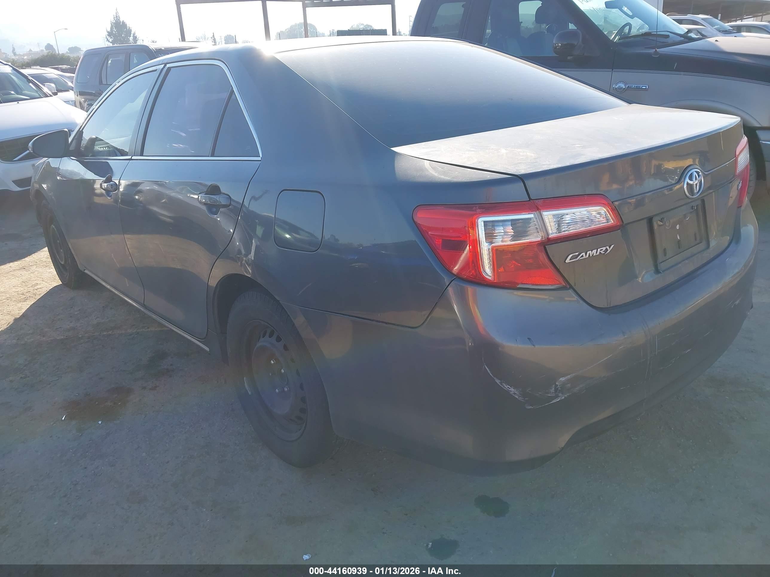 TOYOTA CAMRY image 3