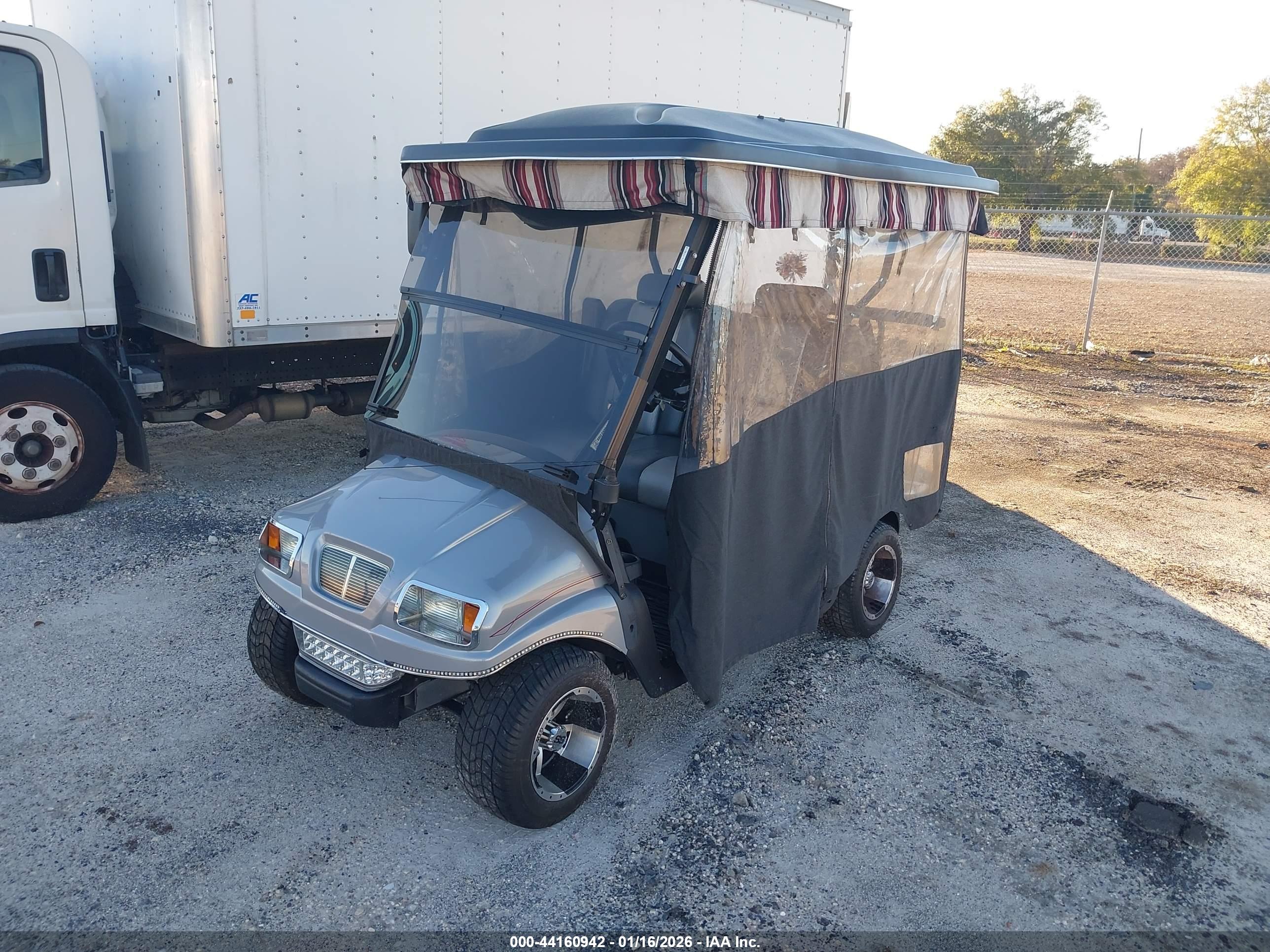 CLUB CAR image 2