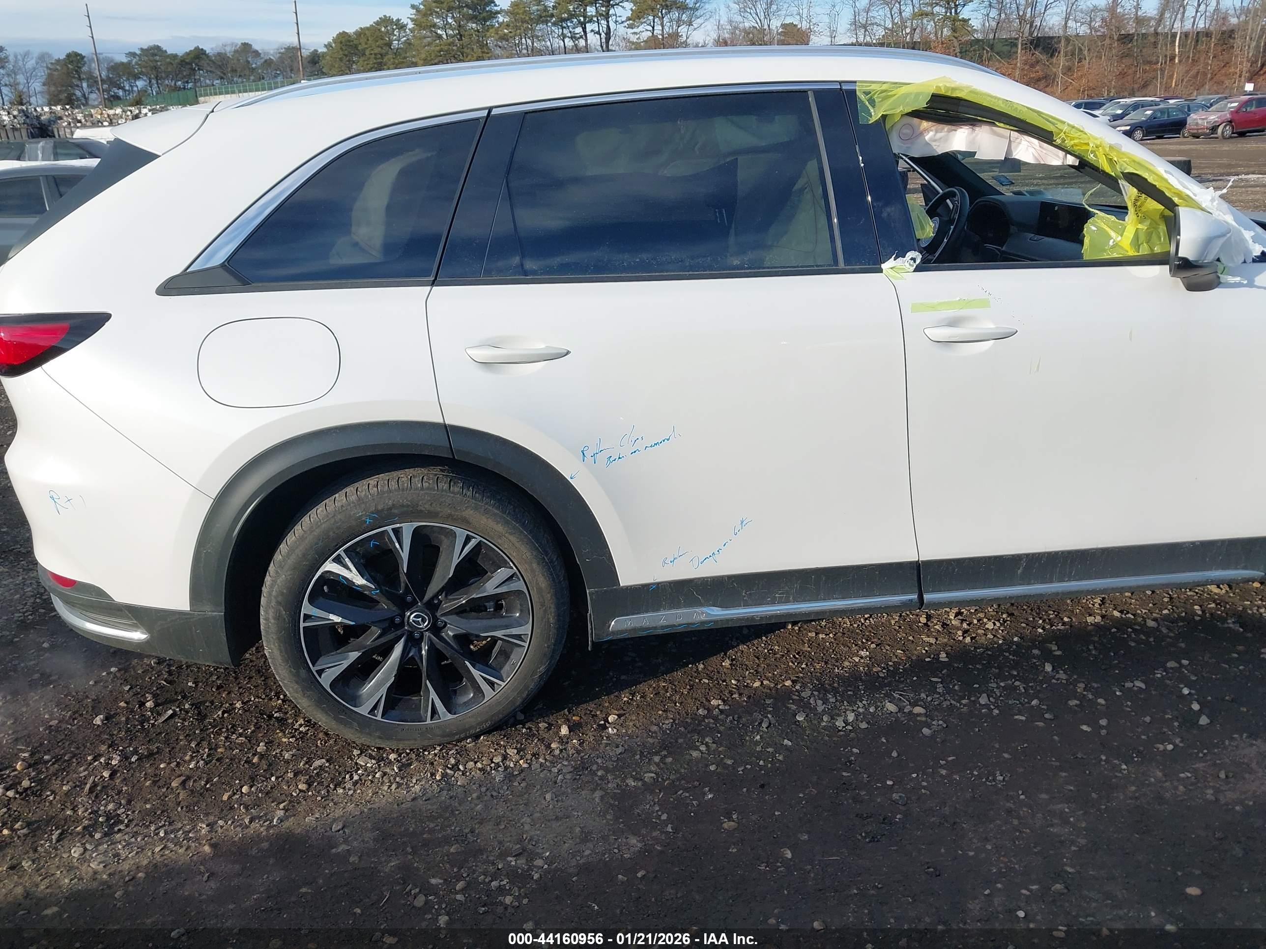MAZDA CX-90 image 6