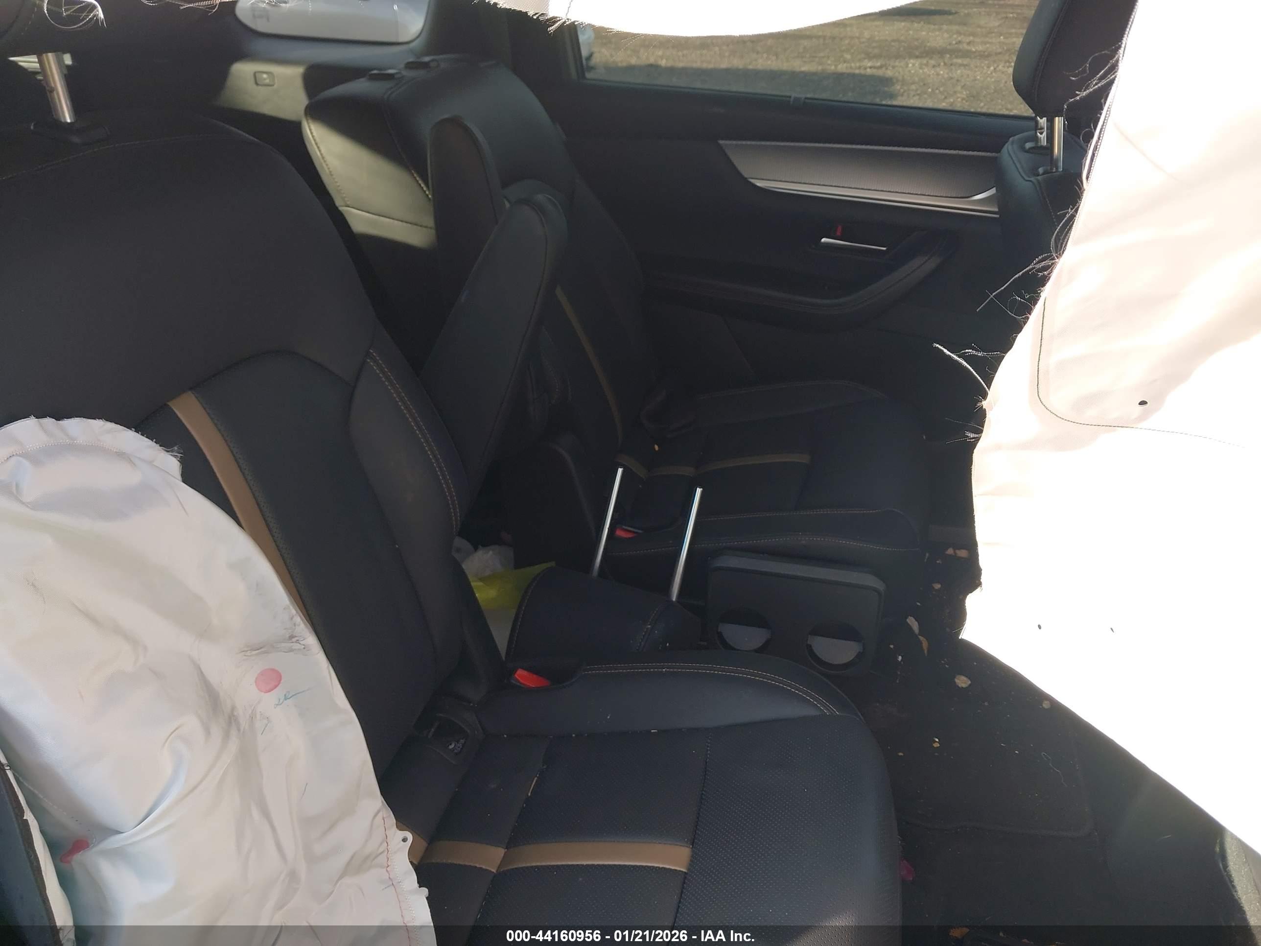 MAZDA CX-90 image 8