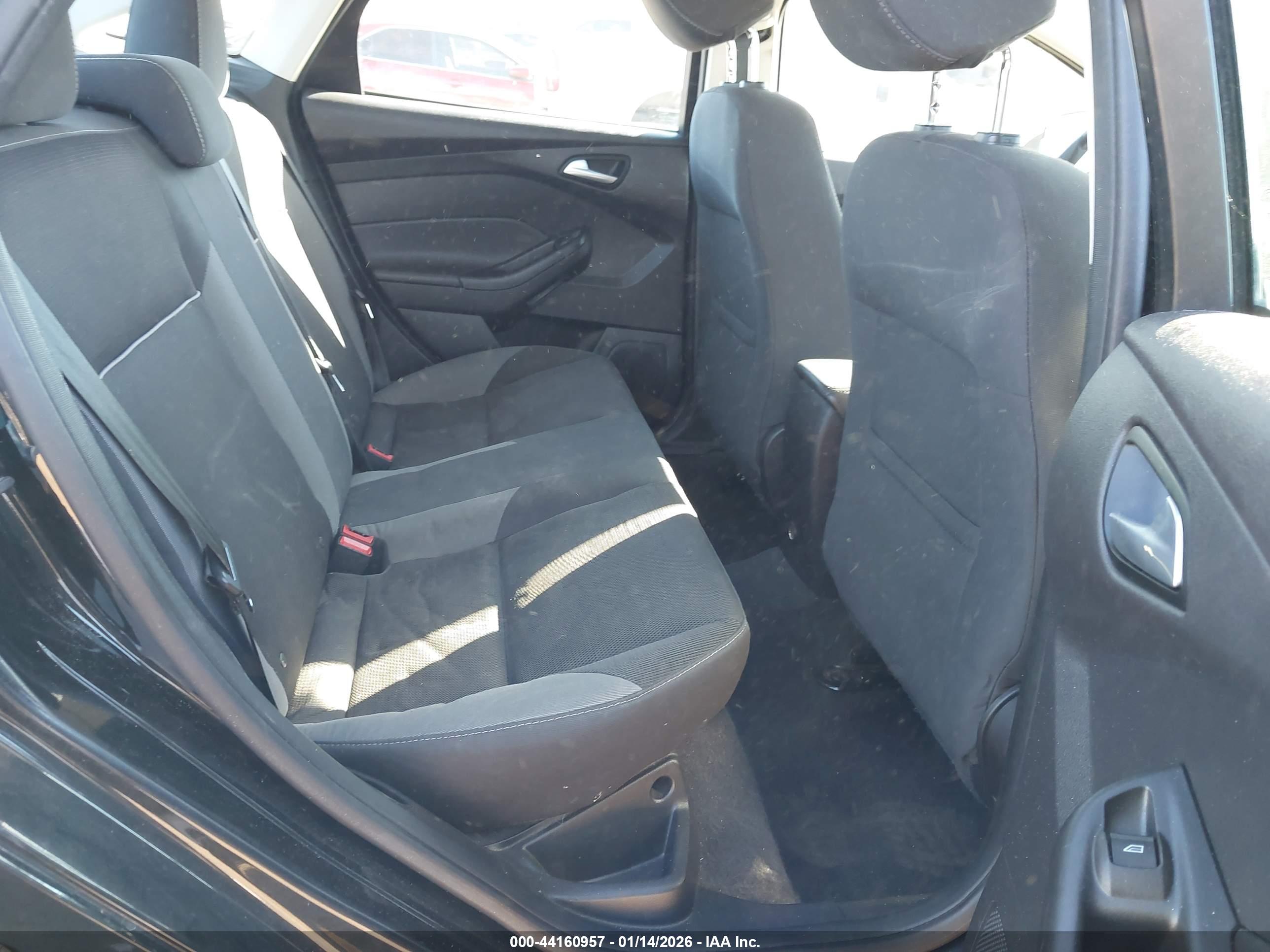 FORD FOCUS image 8