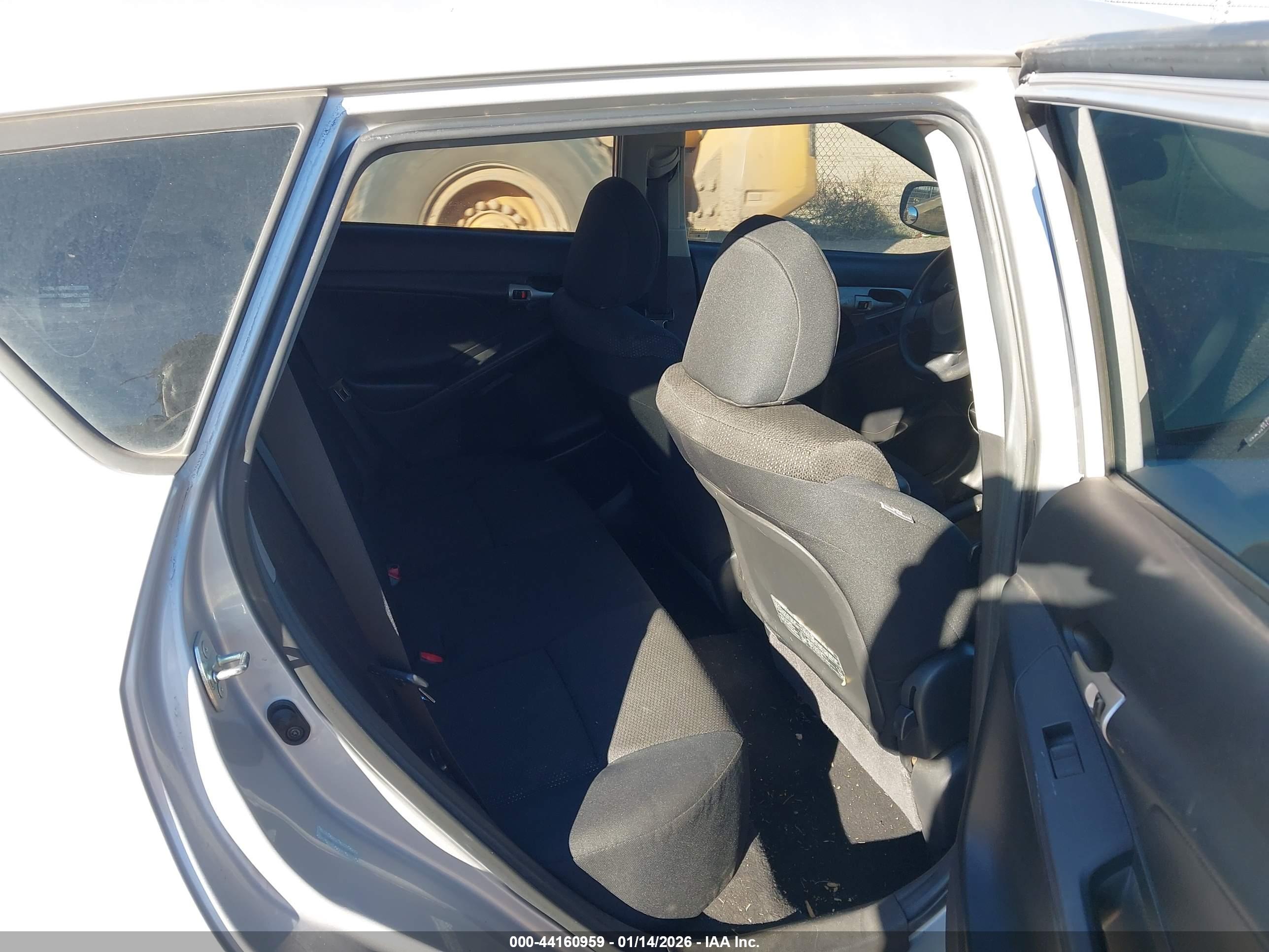 PONTIAC VIBE image 8