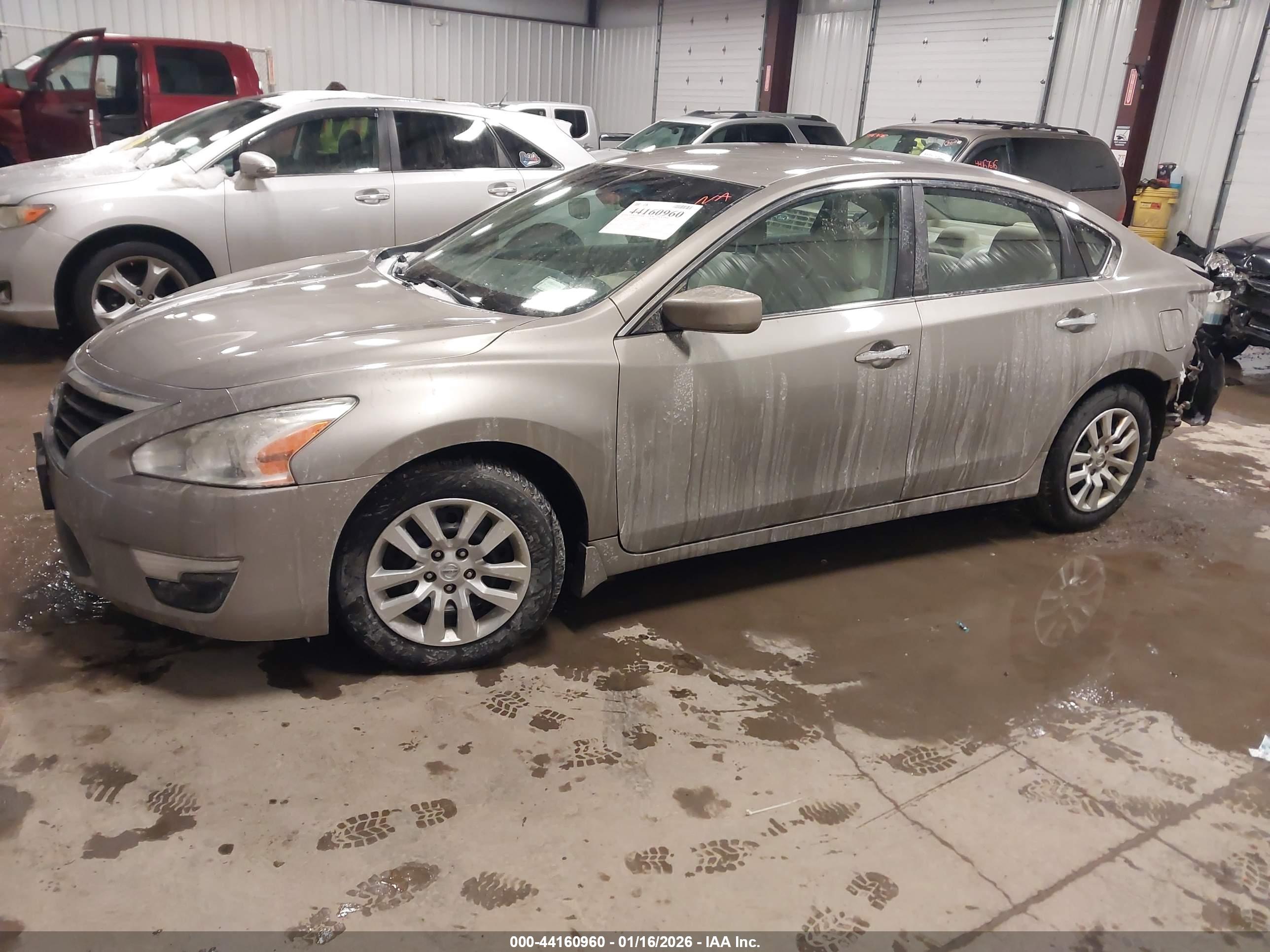 NISSAN ALTIMA image 2