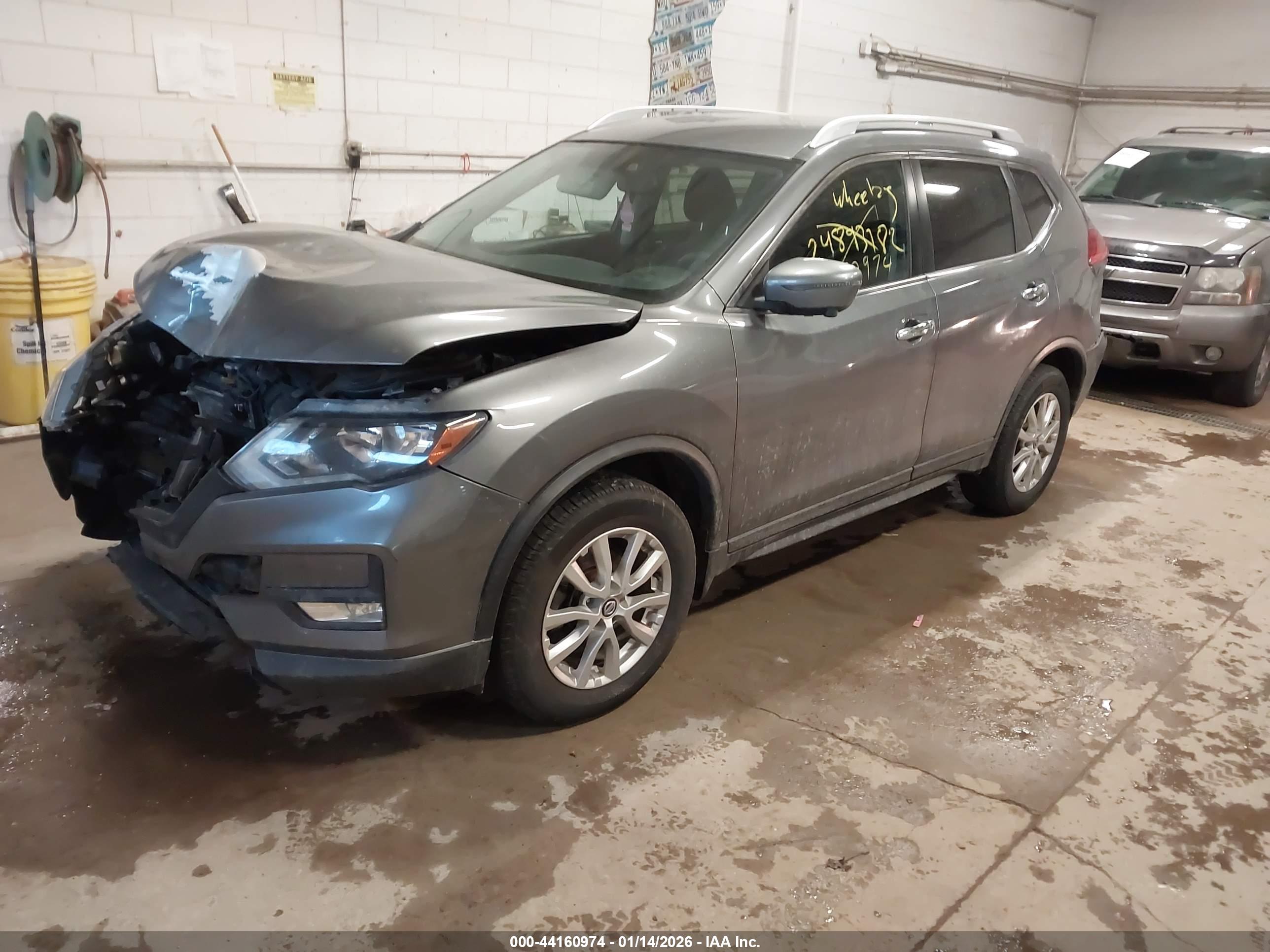 NISSAN ROGUE image 2