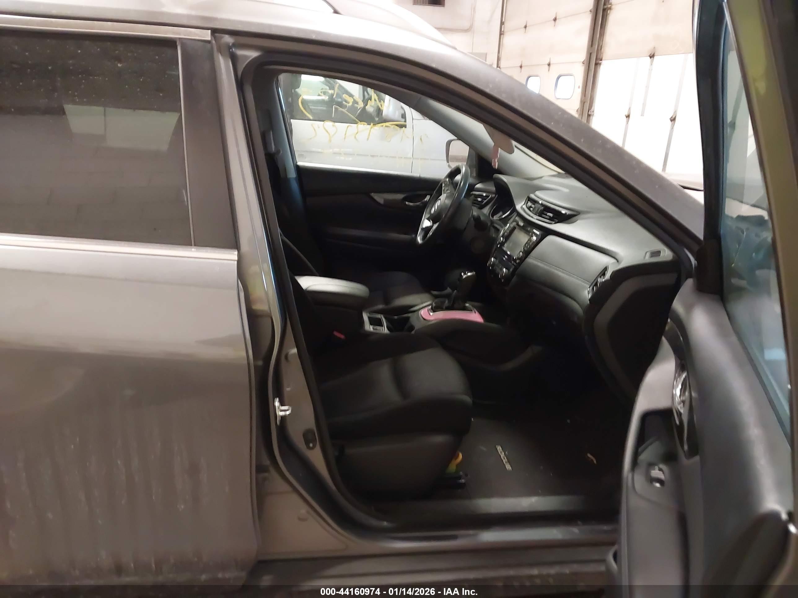 NISSAN ROGUE image 5