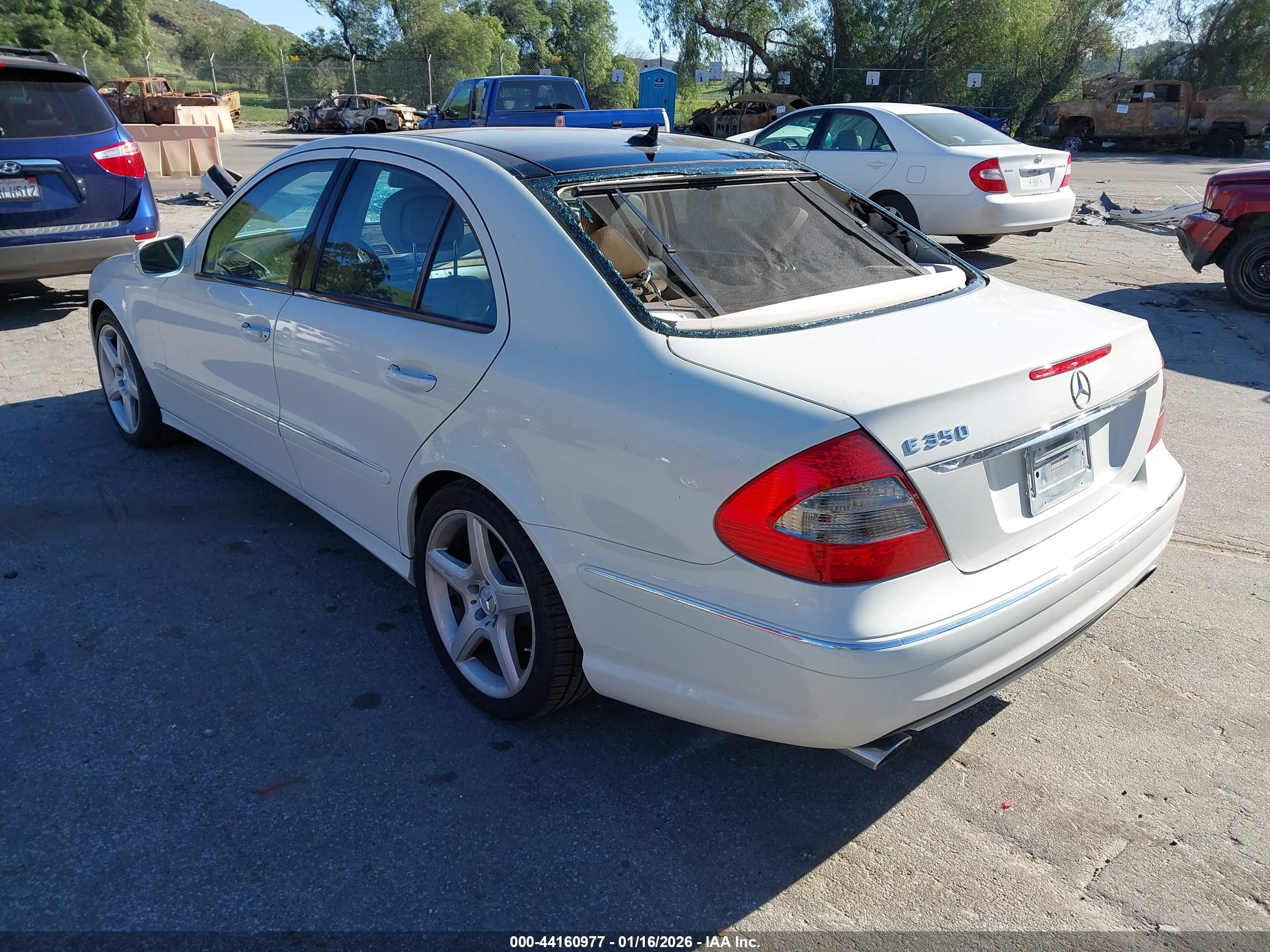MERCEDES-BENZ E image 3