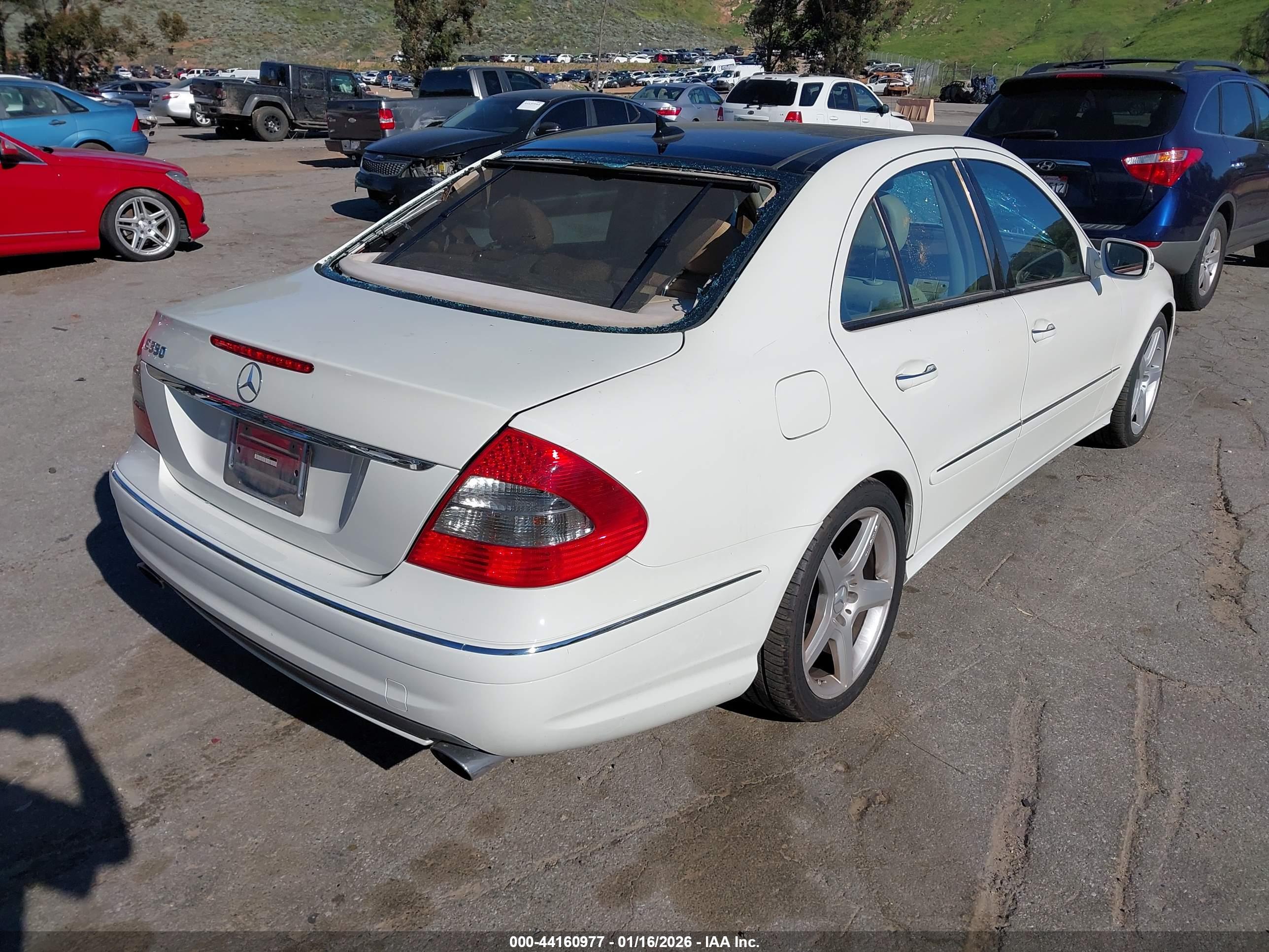 MERCEDES-BENZ E image 4
