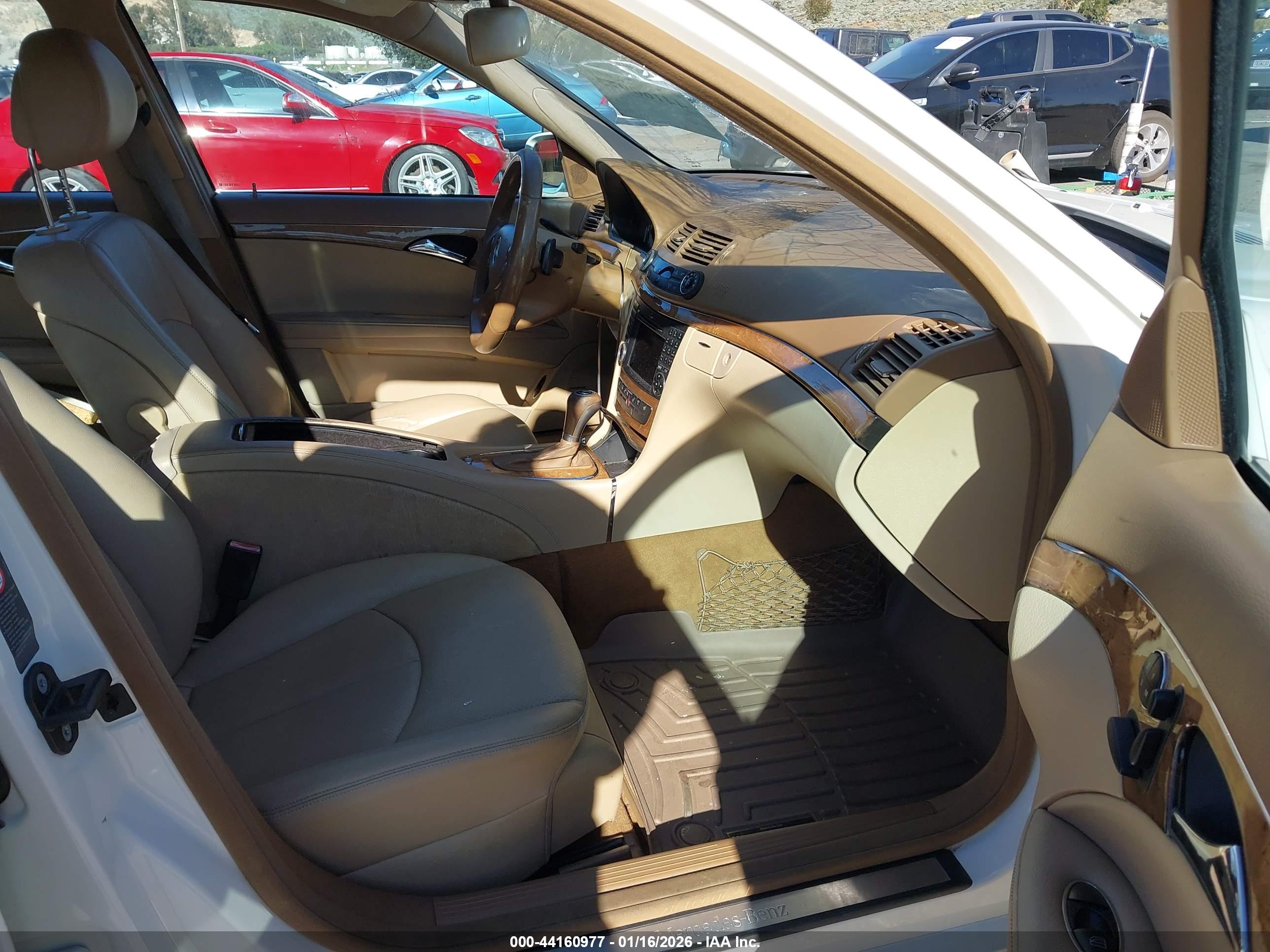 MERCEDES-BENZ E image 5