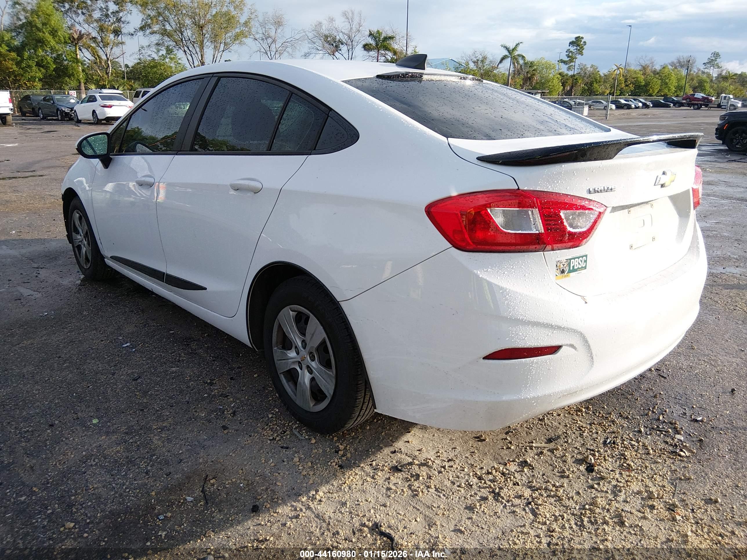 CHEVROLET CRUZE image 3