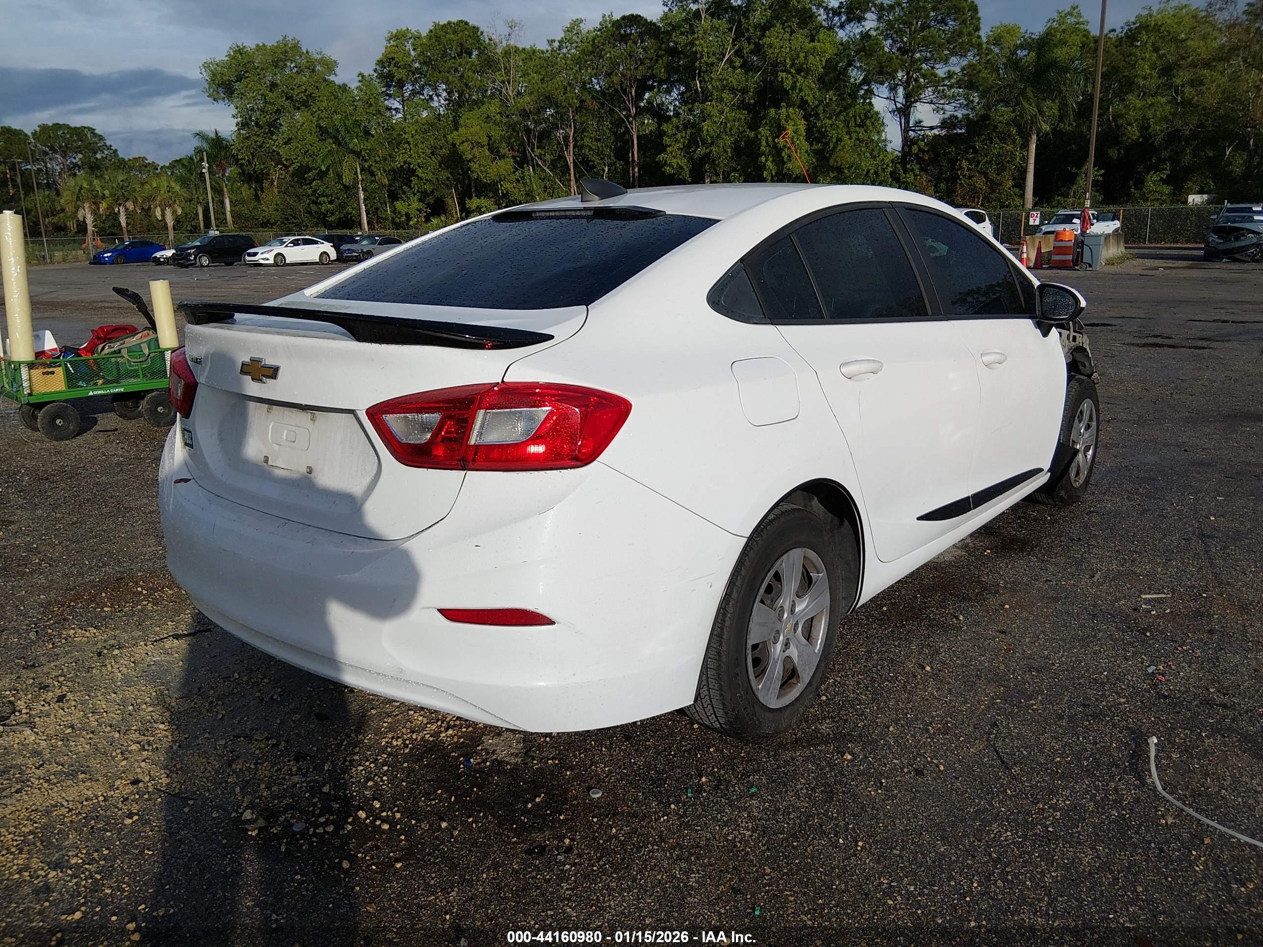 CHEVROLET CRUZE image 4