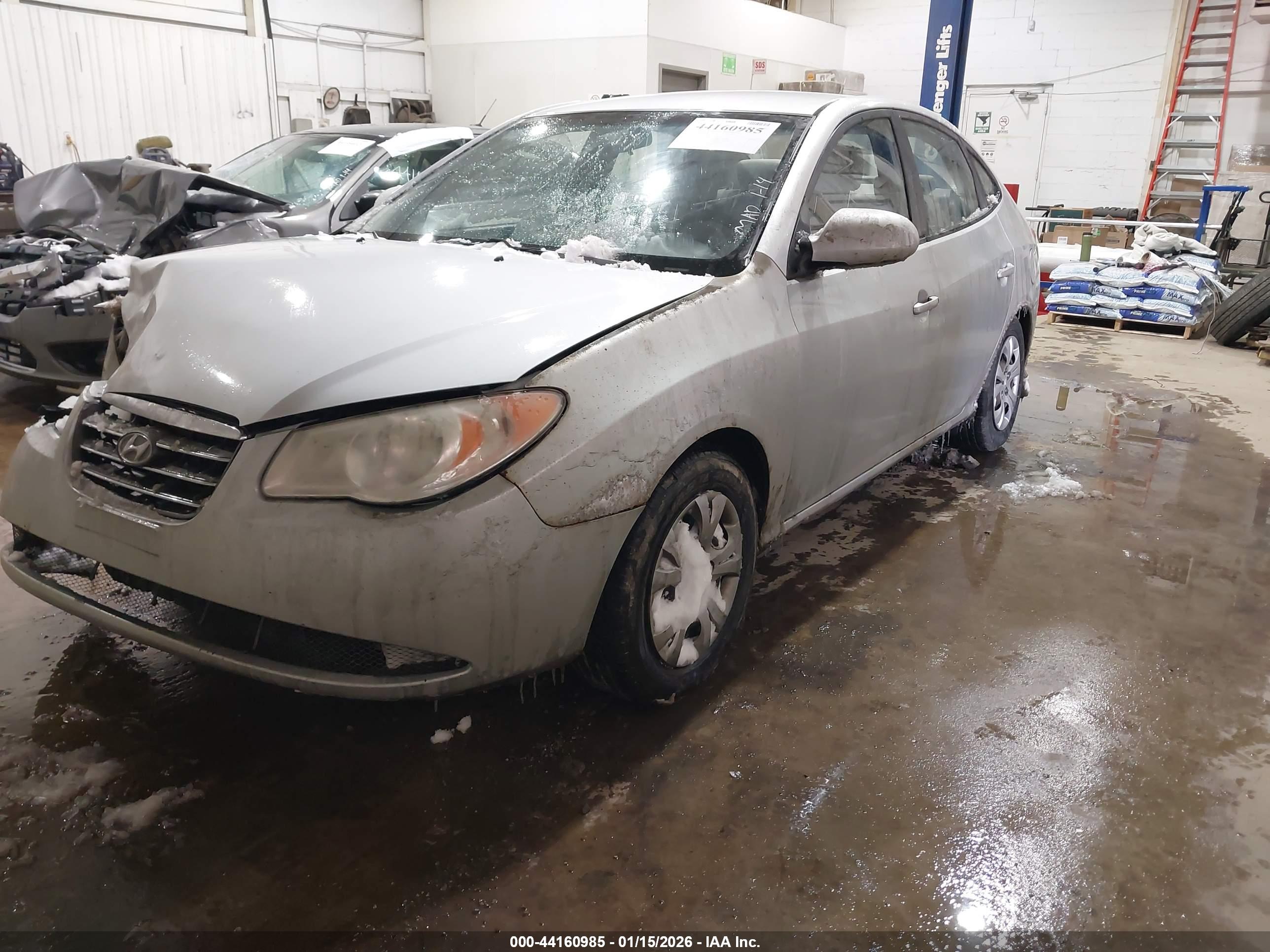 HYUNDAI ELANTRA image 2