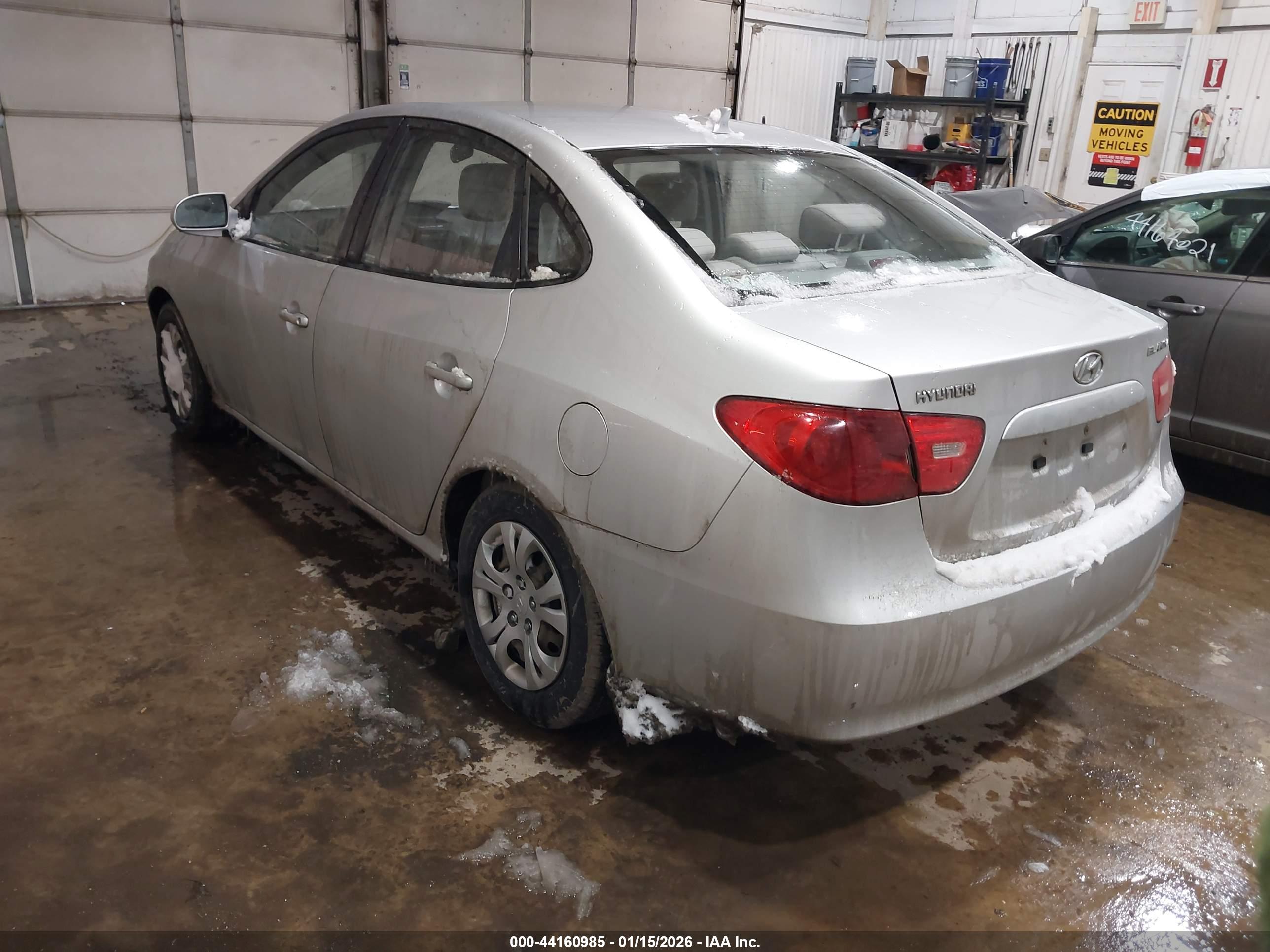 HYUNDAI ELANTRA image 3