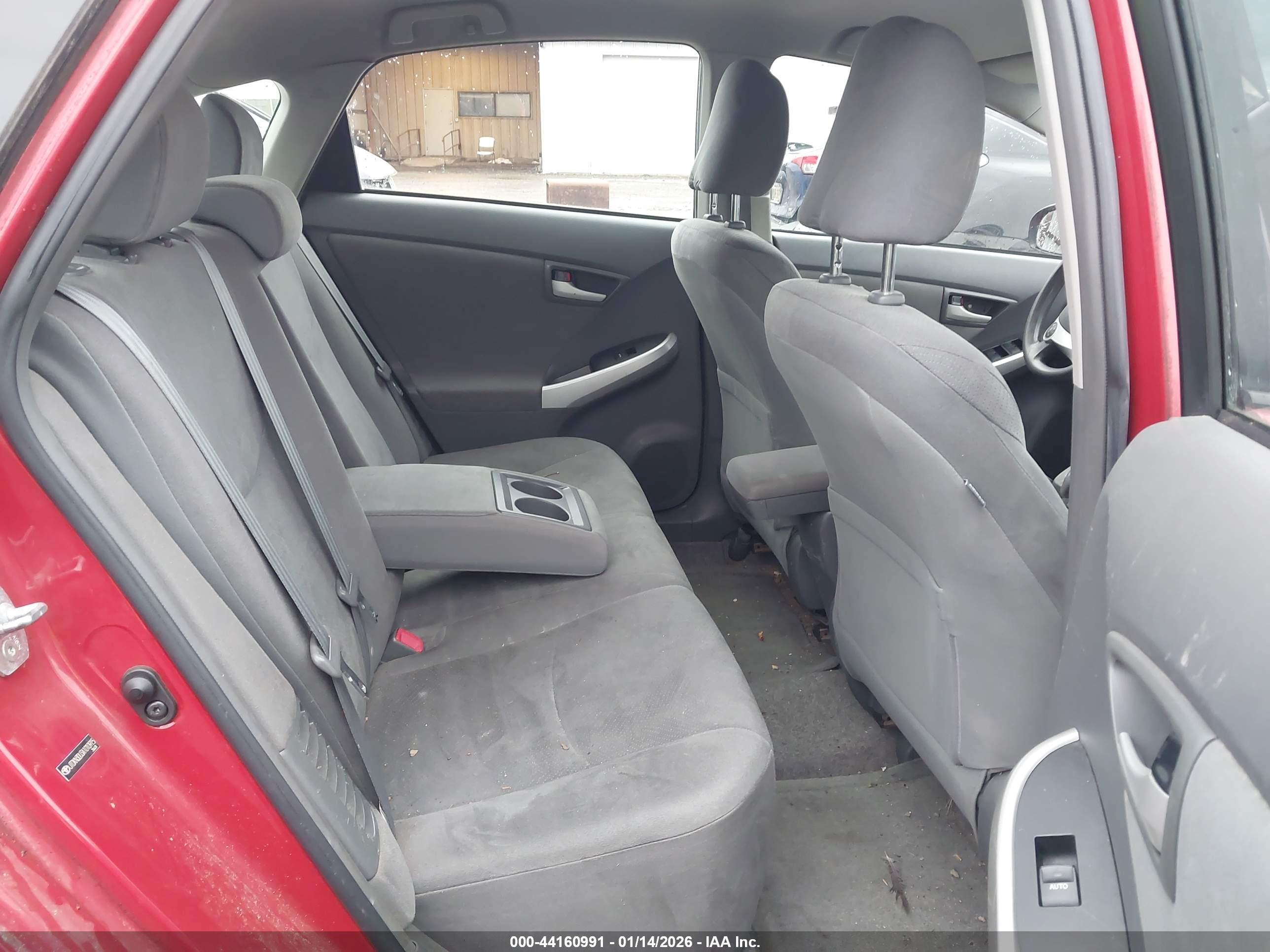 TOYOTA PRIUS image 8