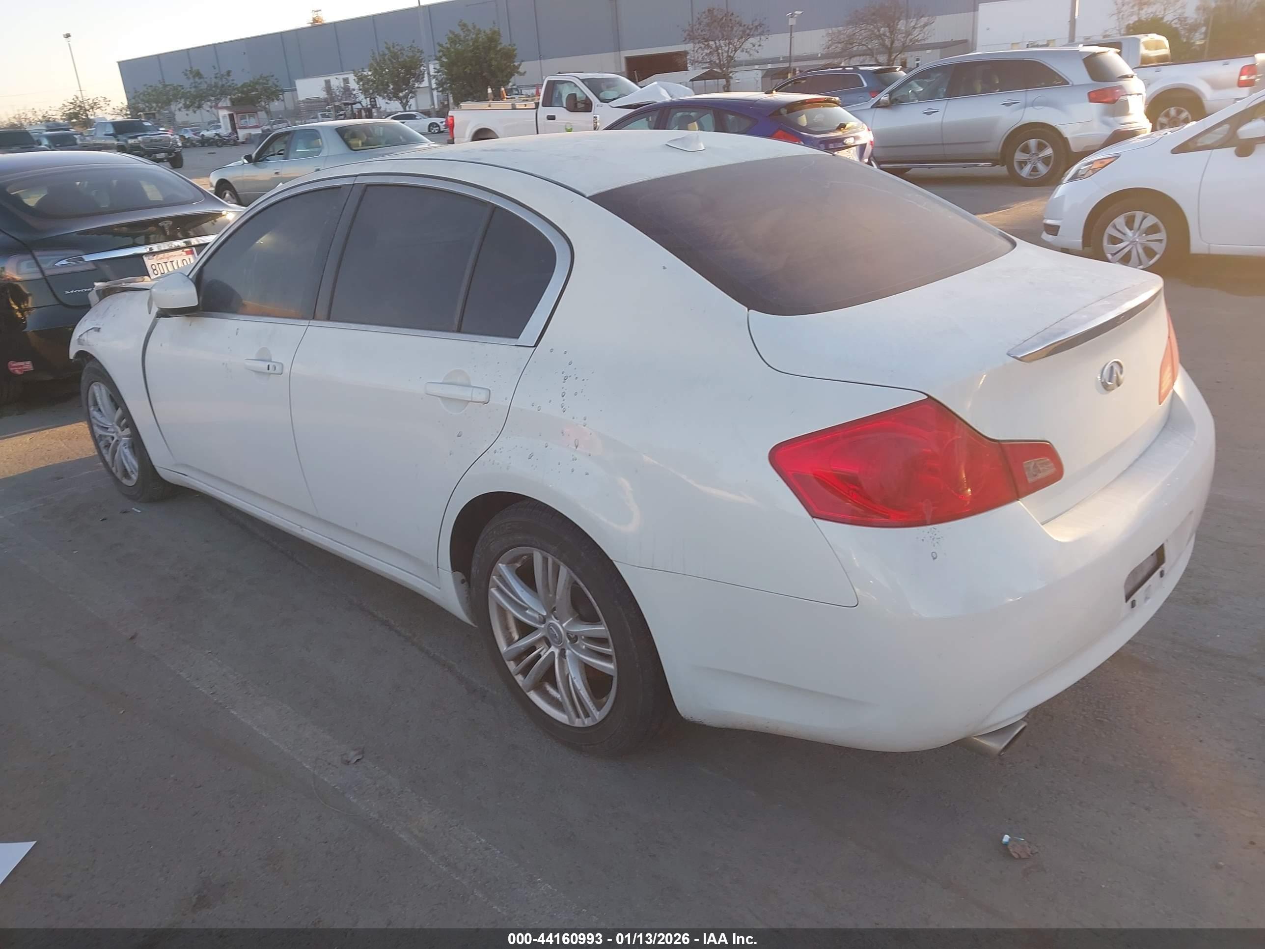 INFINITI G37 image 3