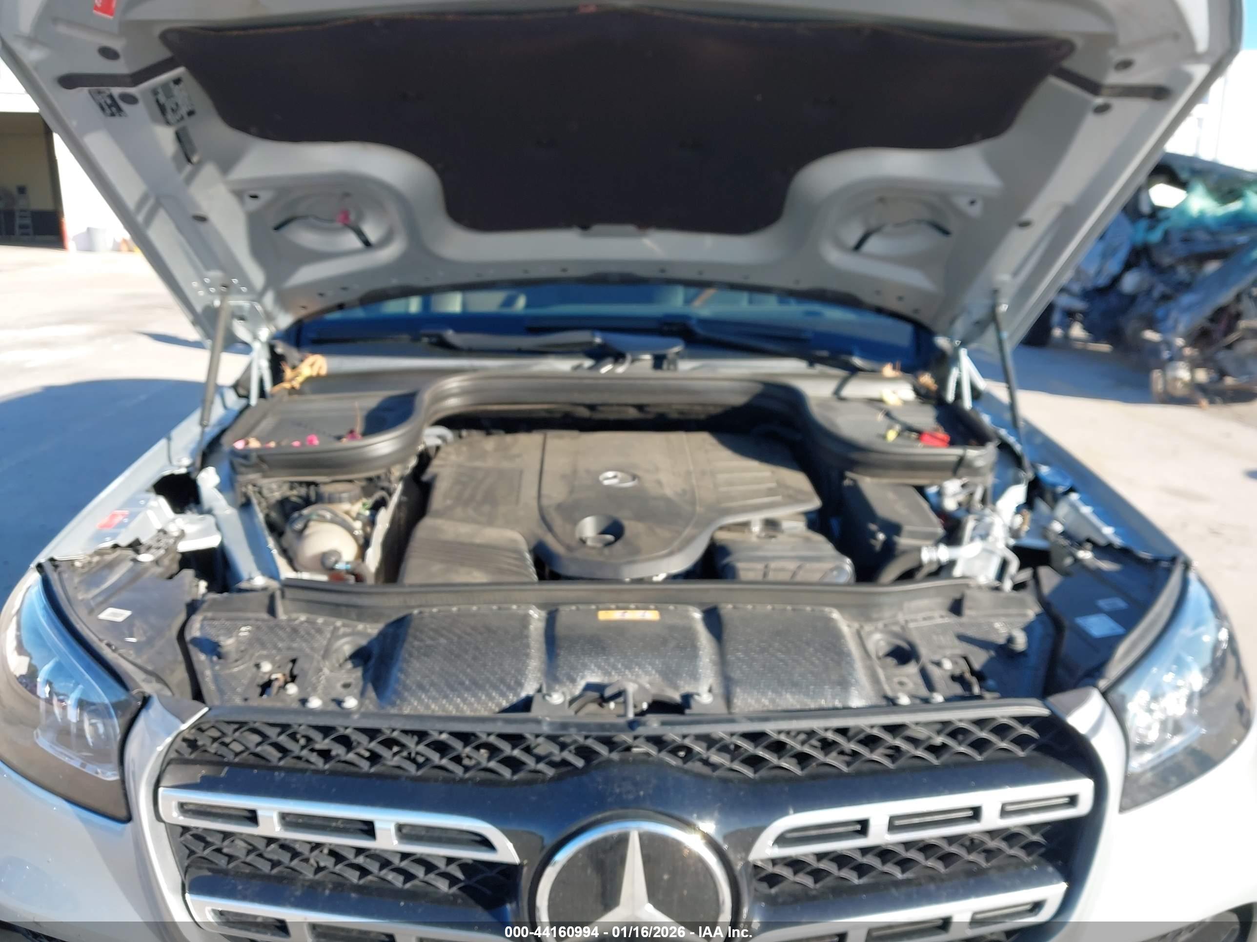MERCEDES-BENZ GLS image 10