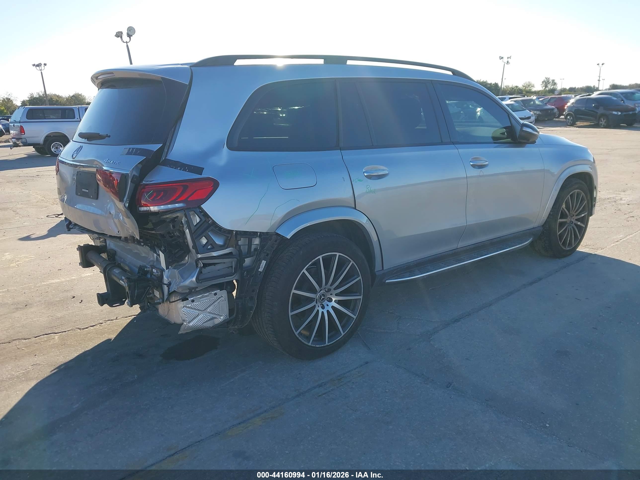 MERCEDES-BENZ GLS image 4
