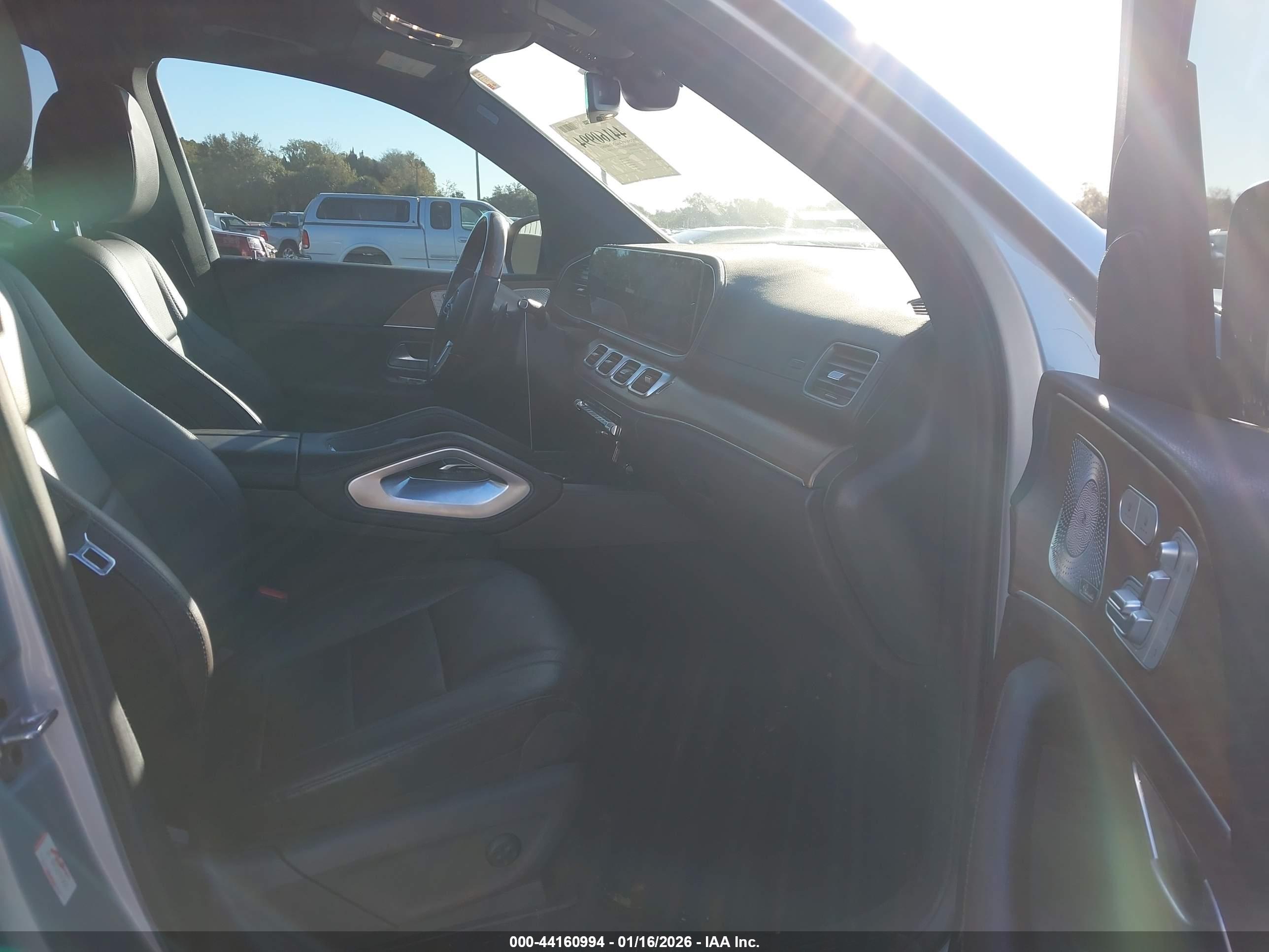 MERCEDES-BENZ GLS image 5