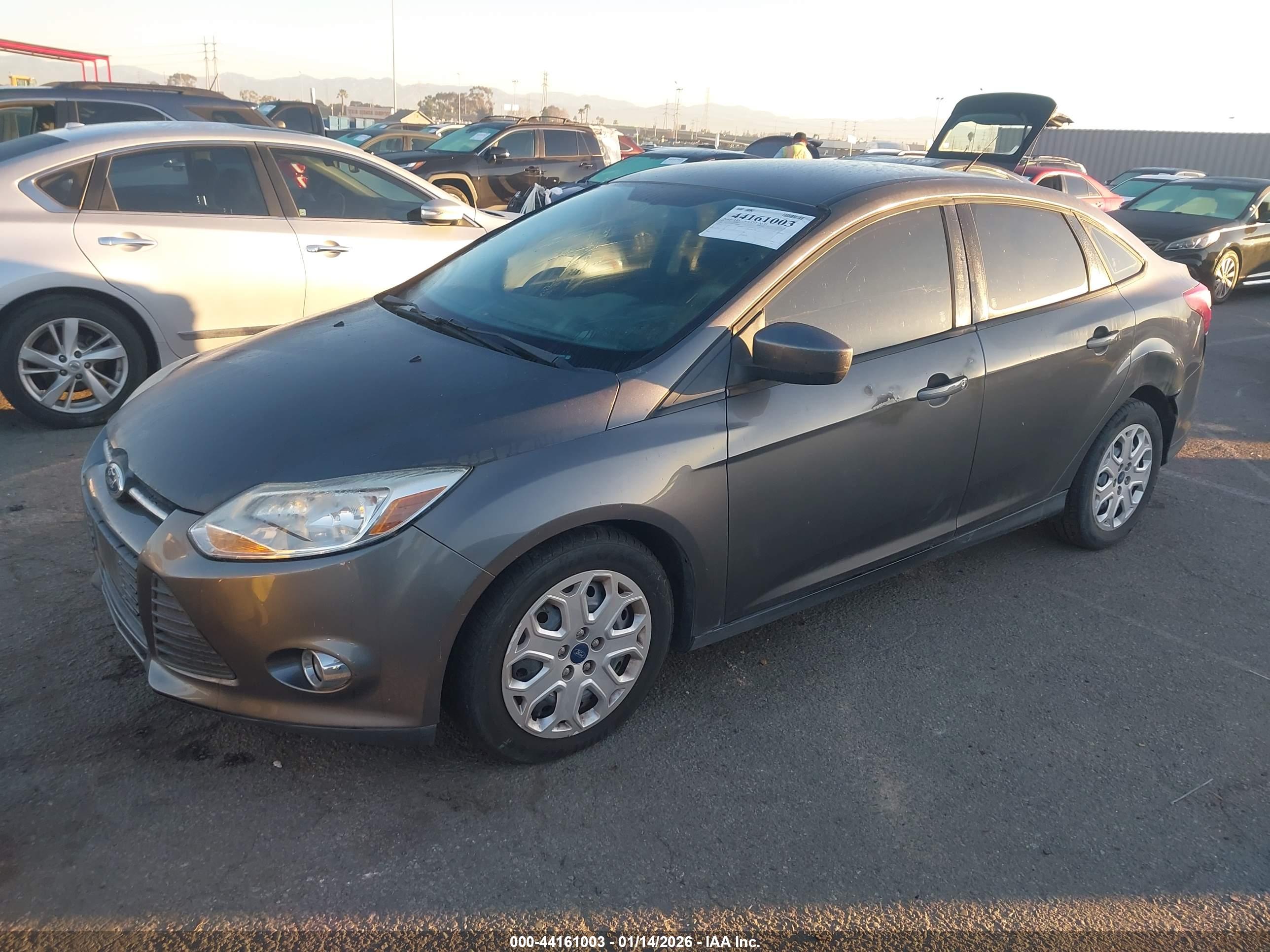 FORD FOCUS image 2