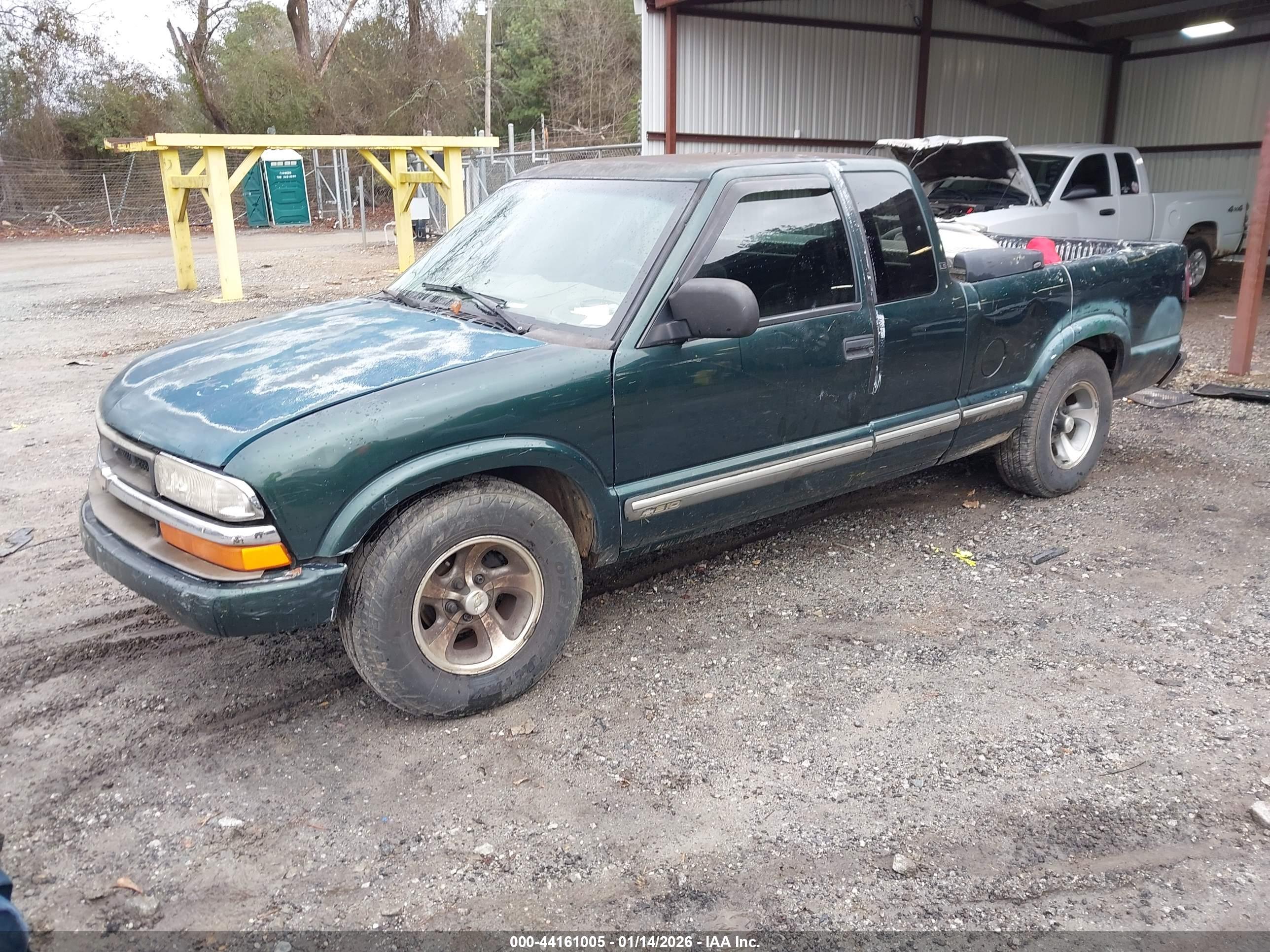 CHEVROLET S-10 image 2