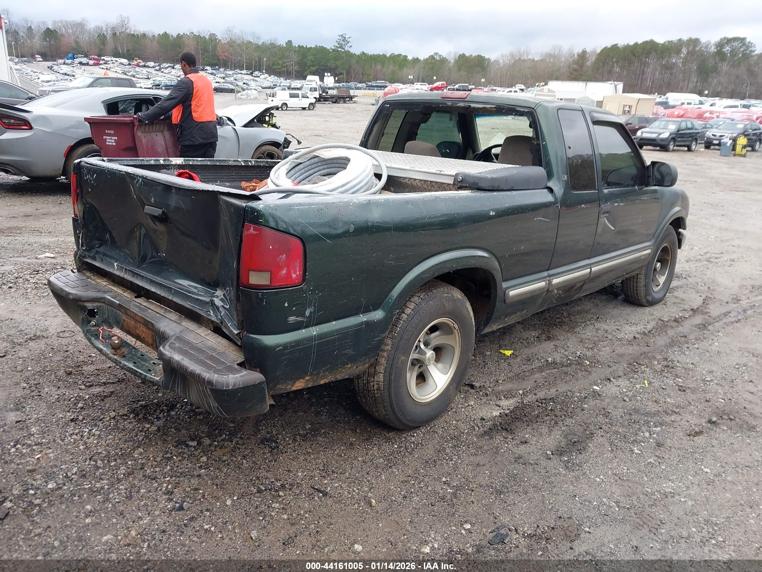 CHEVROLET S-10 image 4