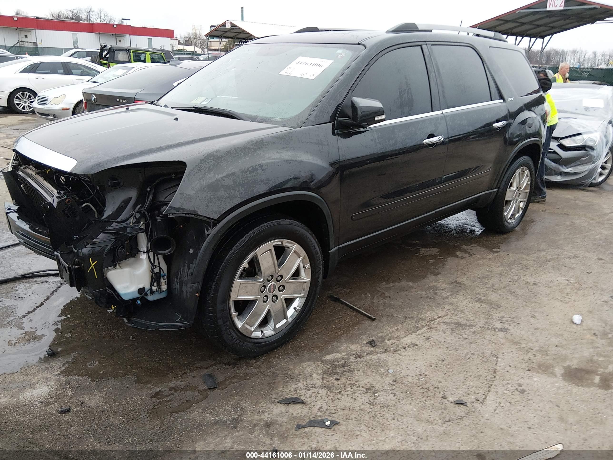 GMC ACADIA image 2