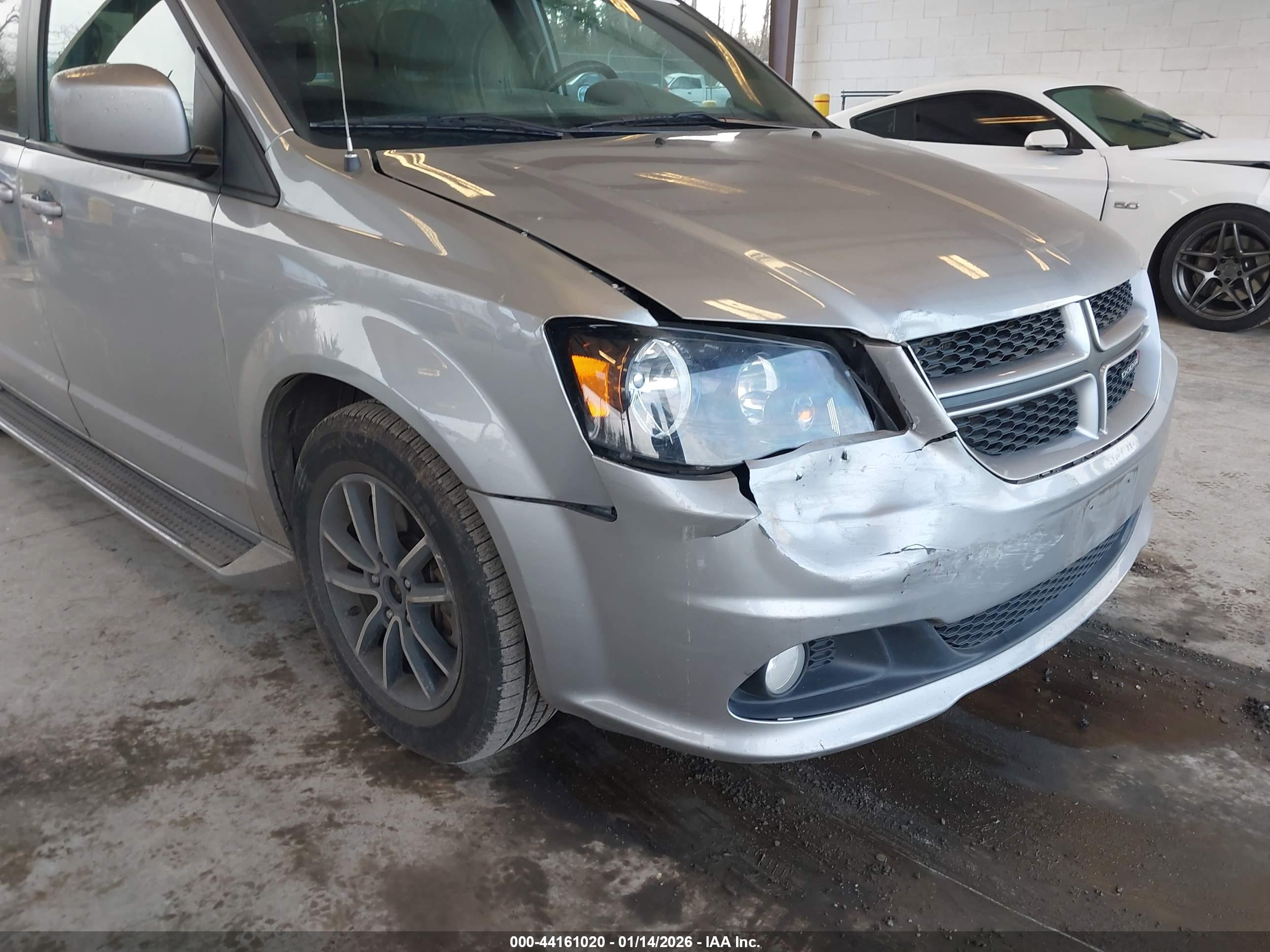 DODGE GRAND image 6