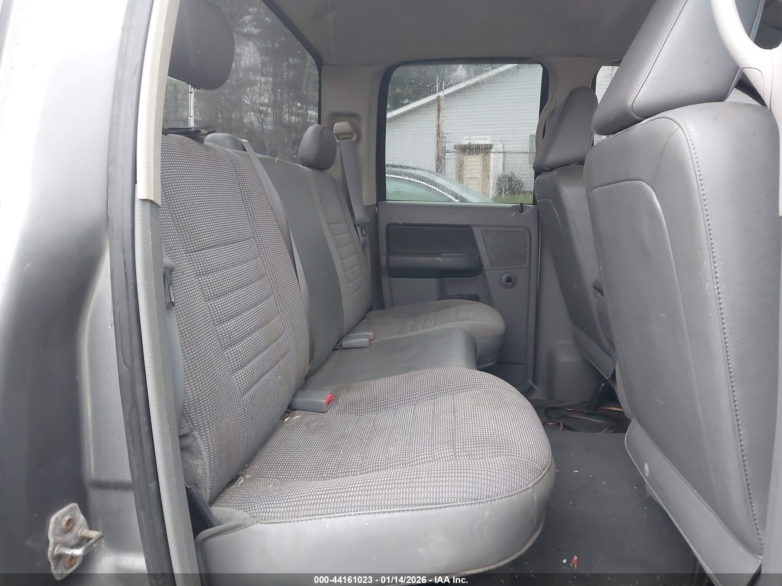 DODGE RAM image 8