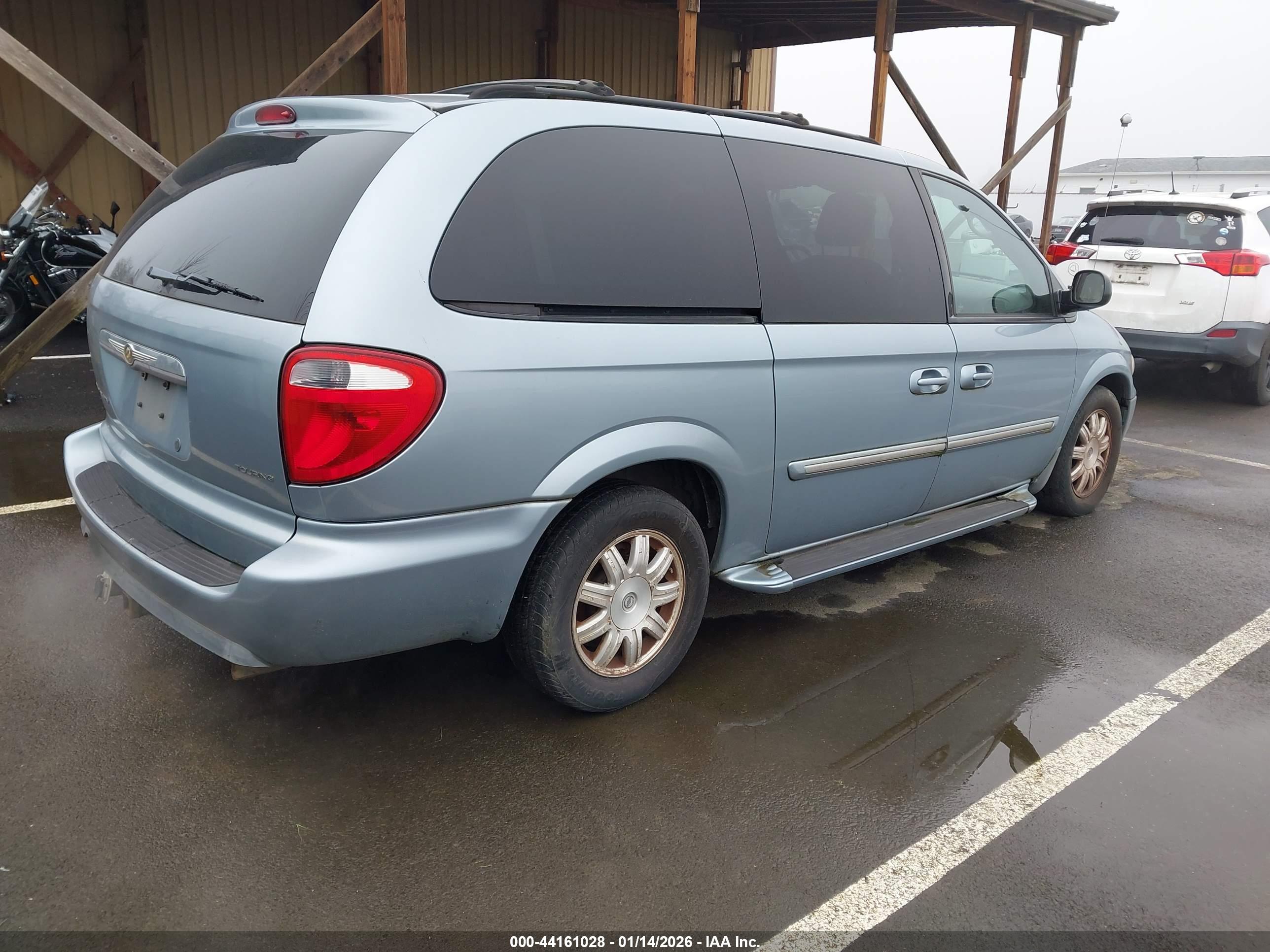 CHRYSLER TOWN image 4