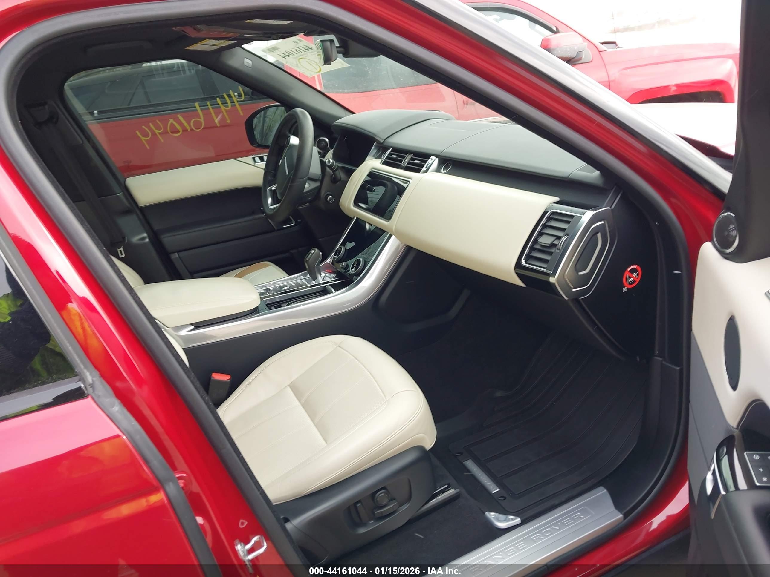LAND ROVER image 5