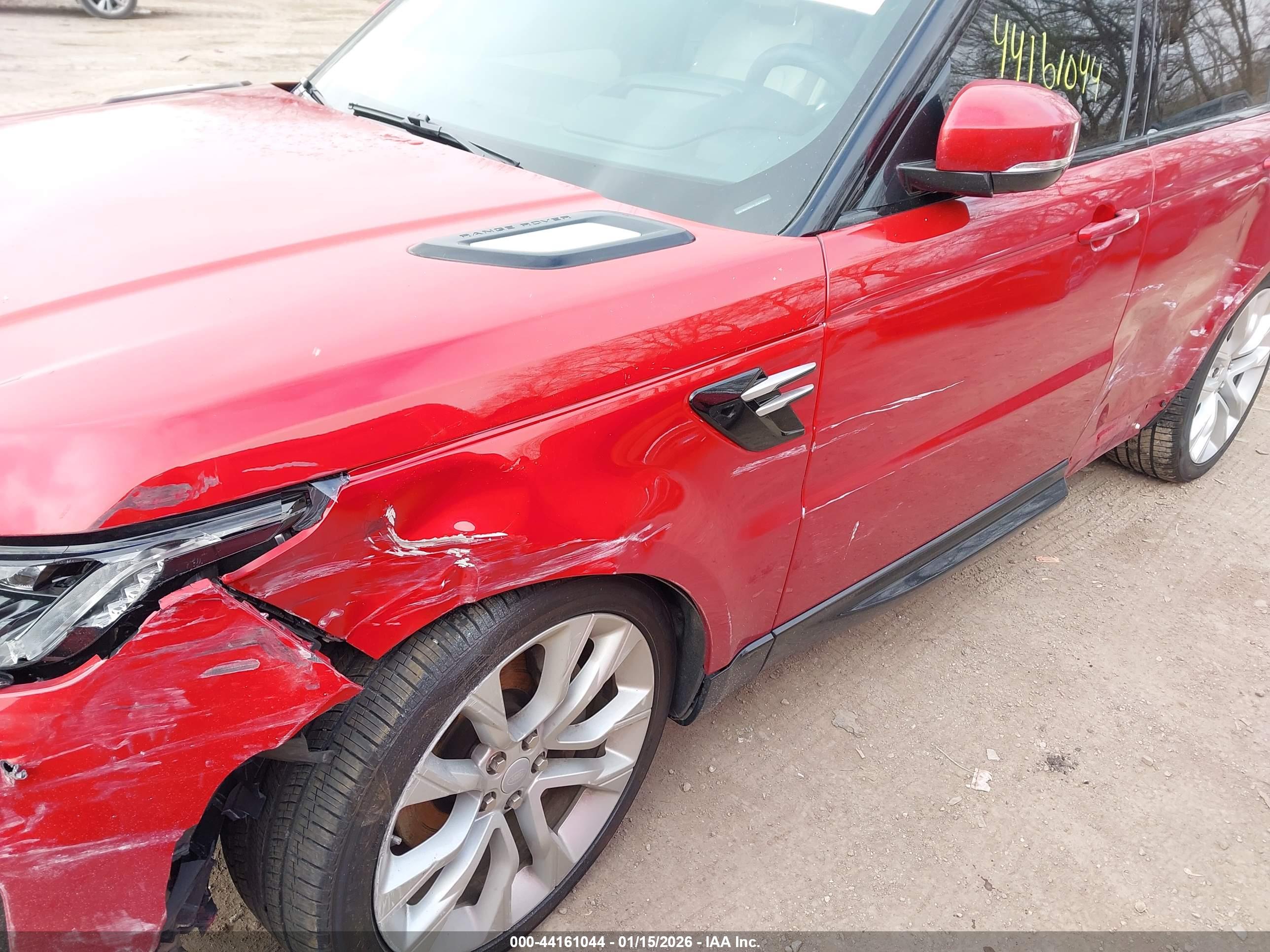LAND ROVER image 6