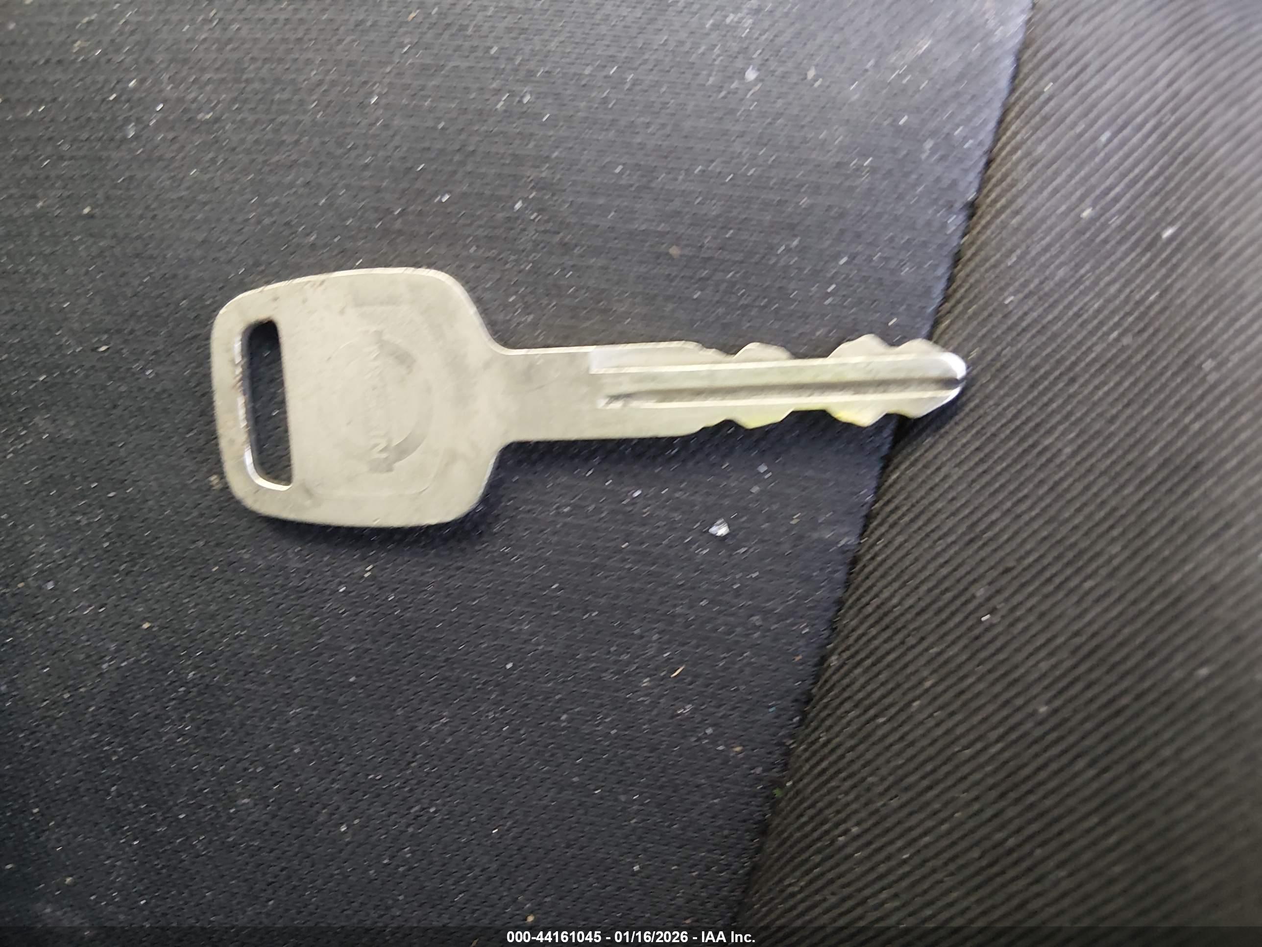 NISSAN VERSA image 11