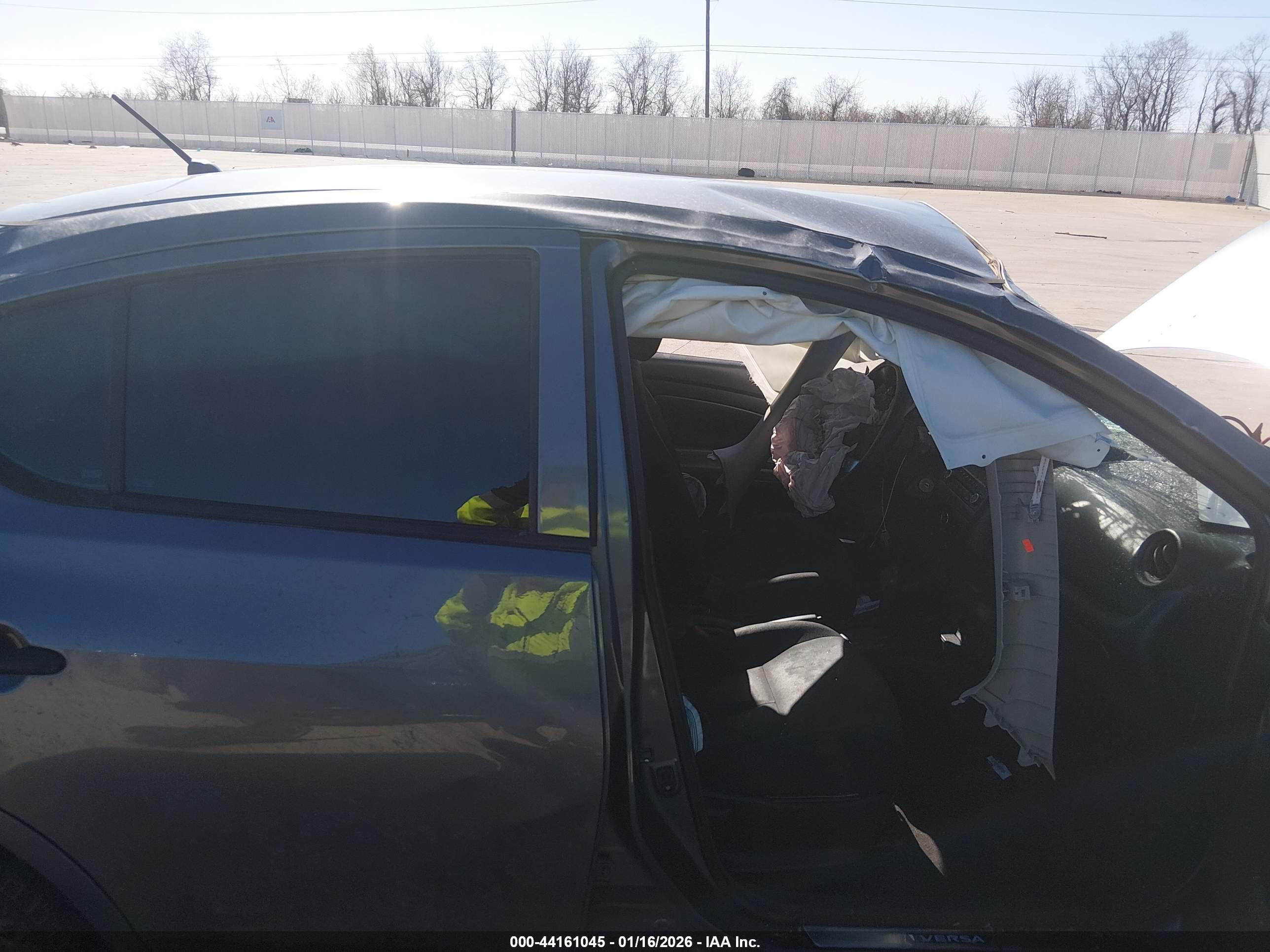 NISSAN VERSA image 5