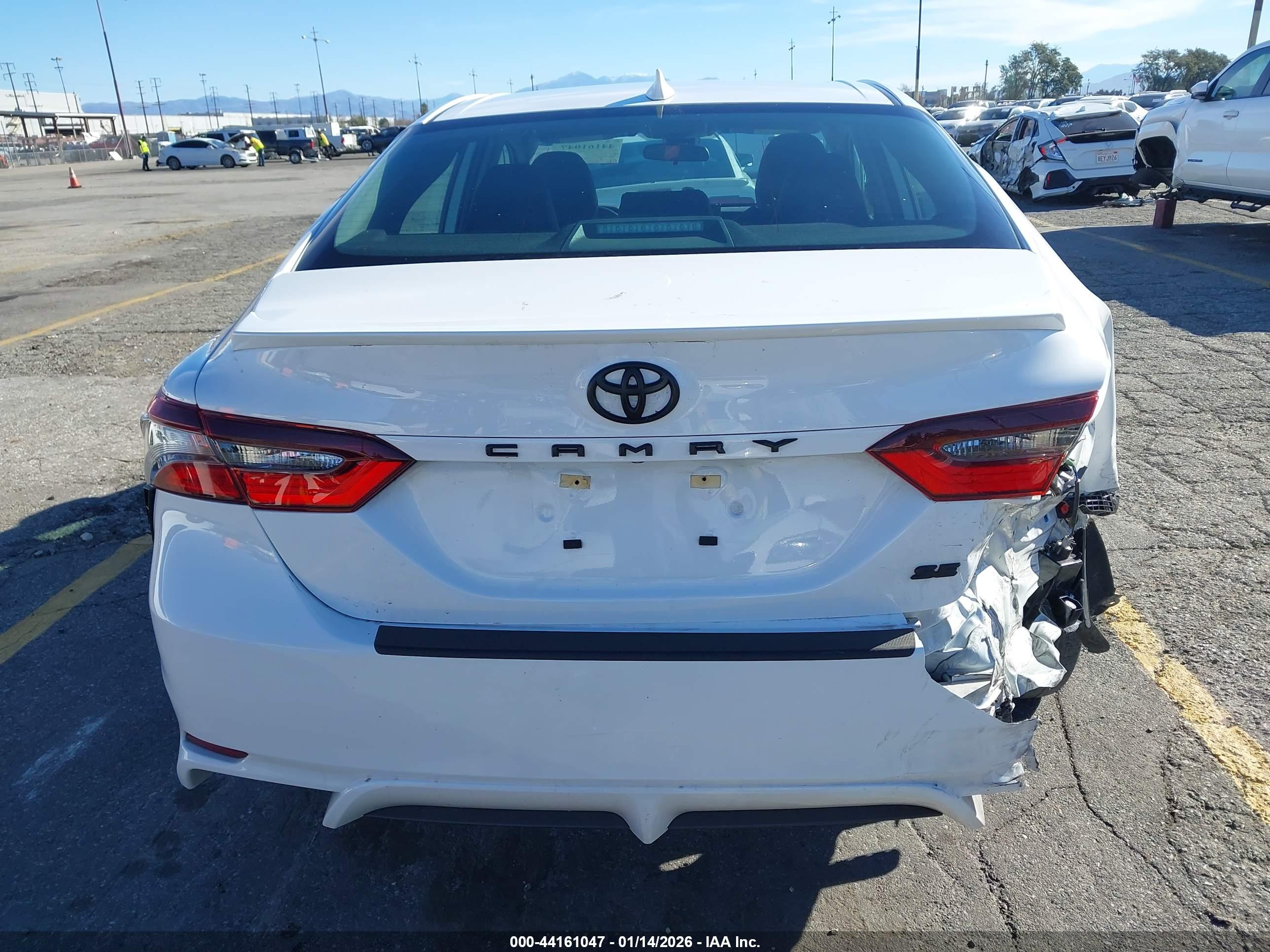 TOYOTA CAMRY image 6