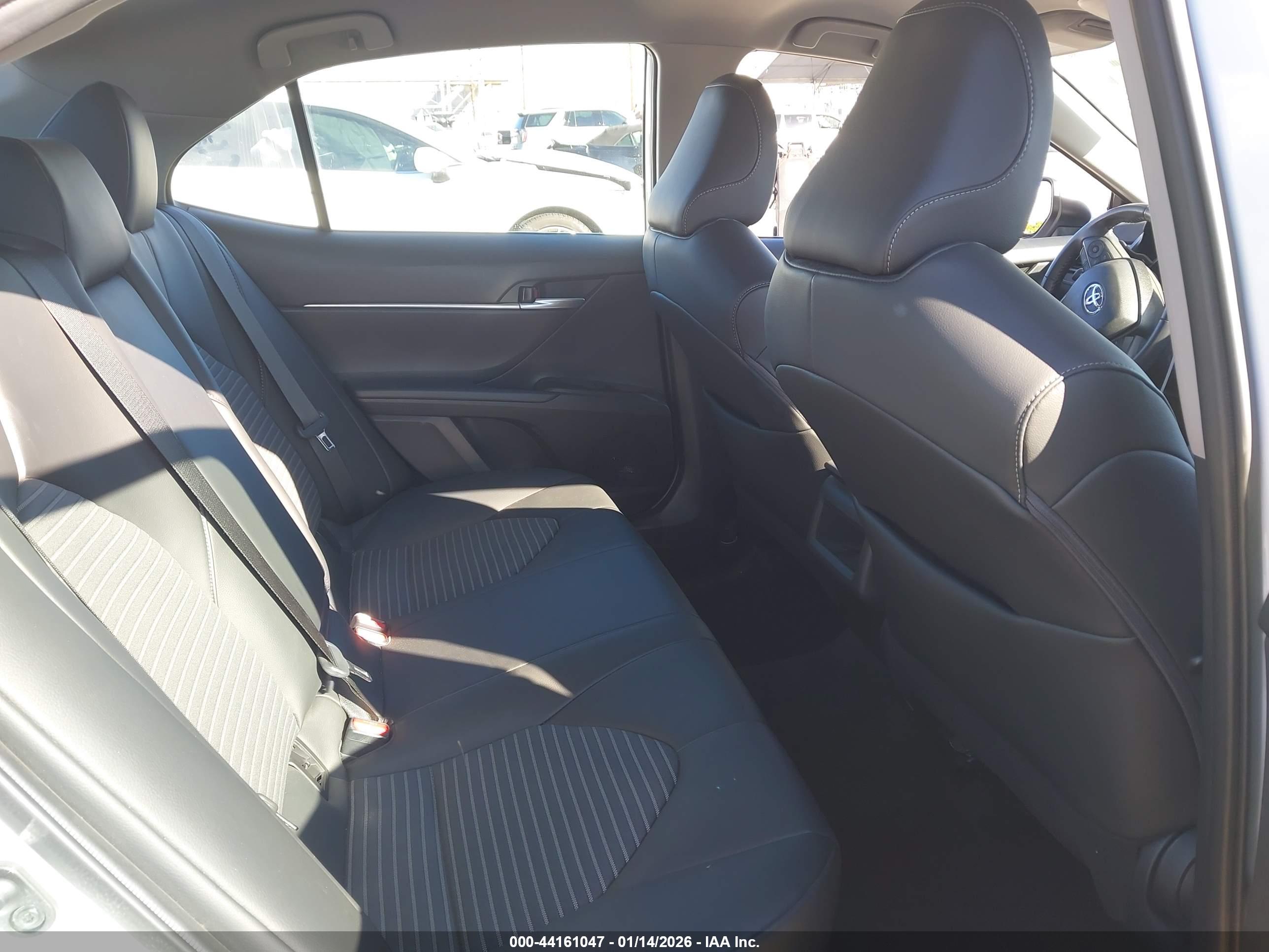 TOYOTA CAMRY image 8