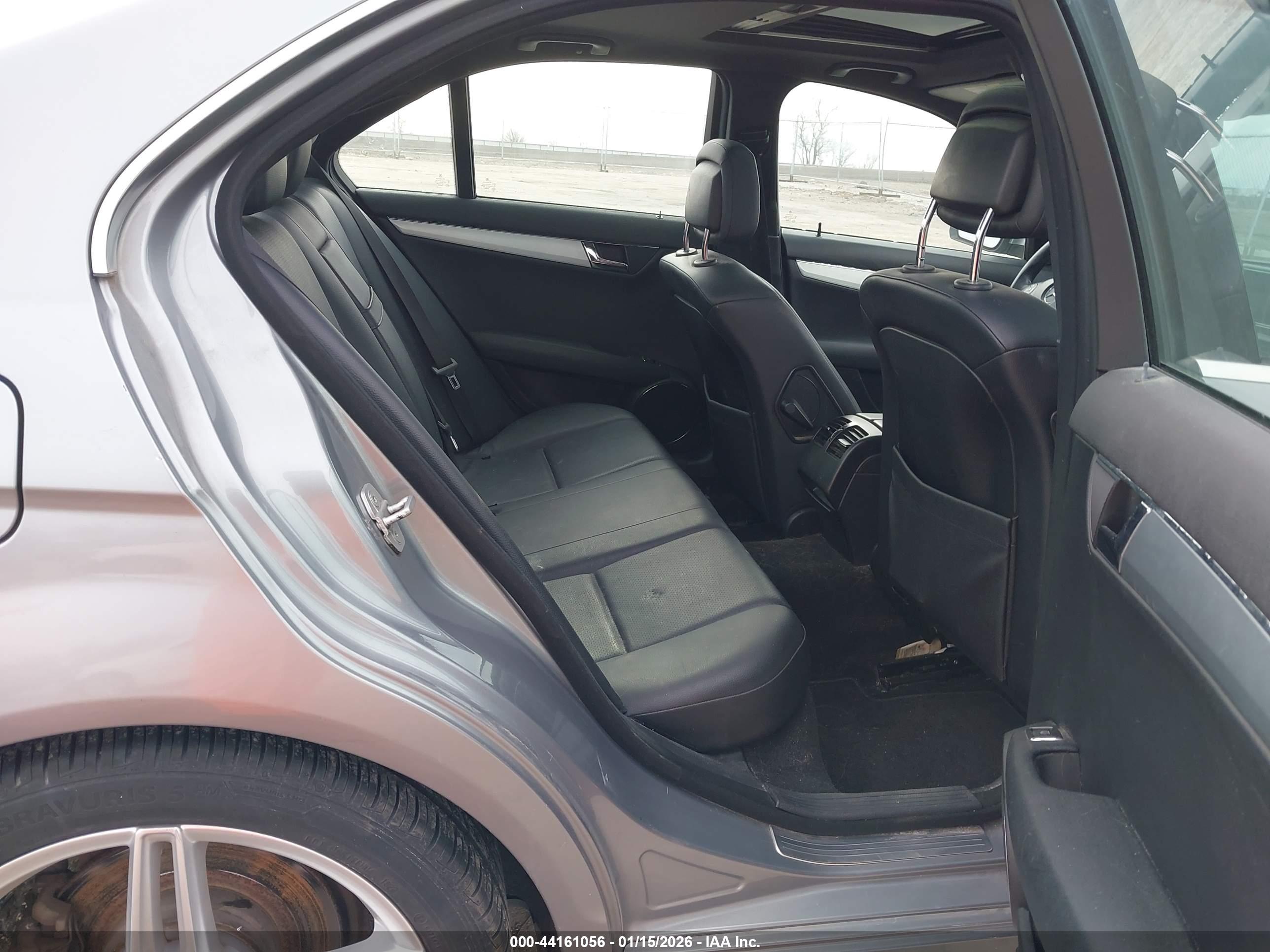 MERCEDES-BENZ C image 8