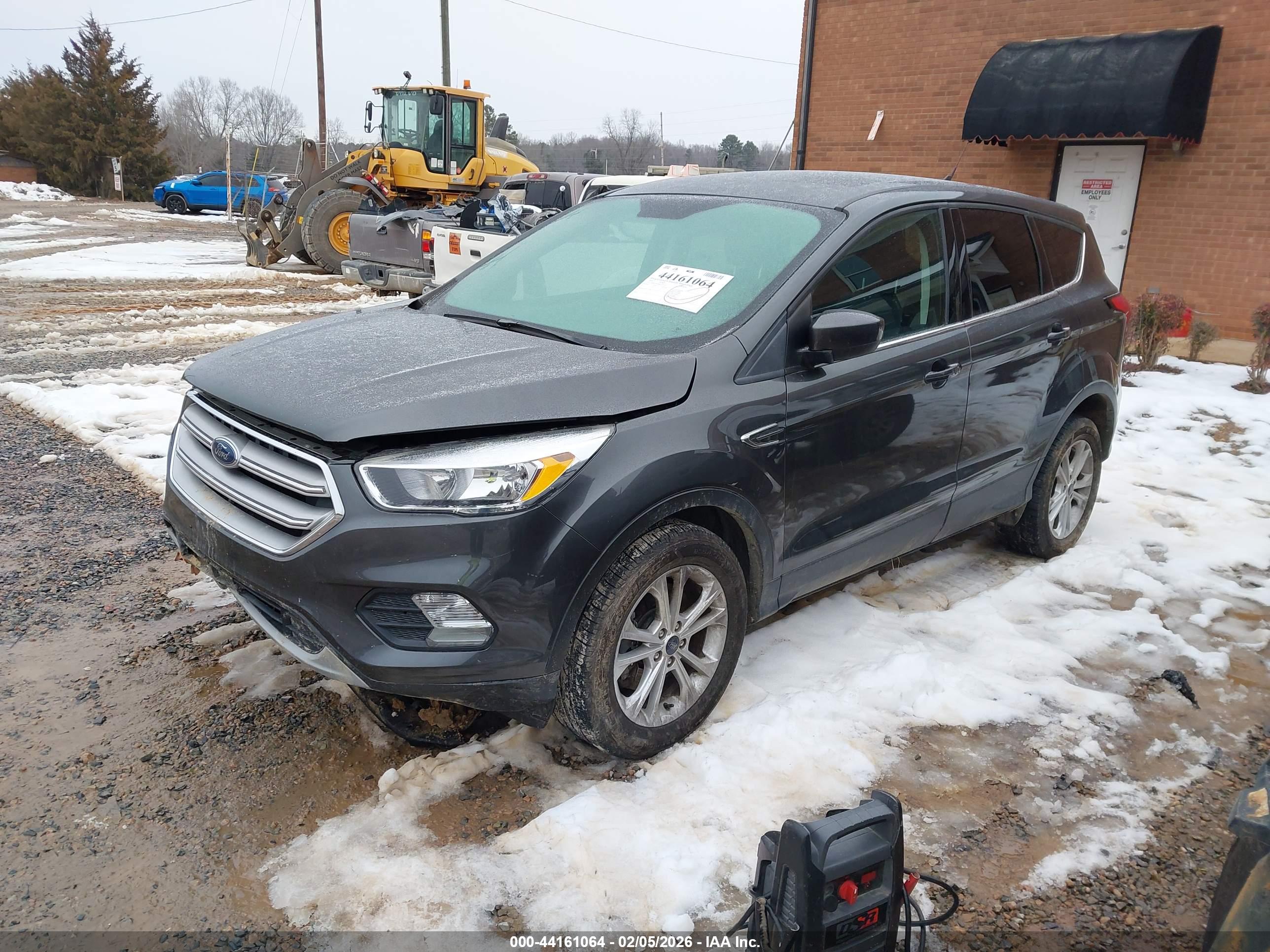 FORD ESCAPE image 2