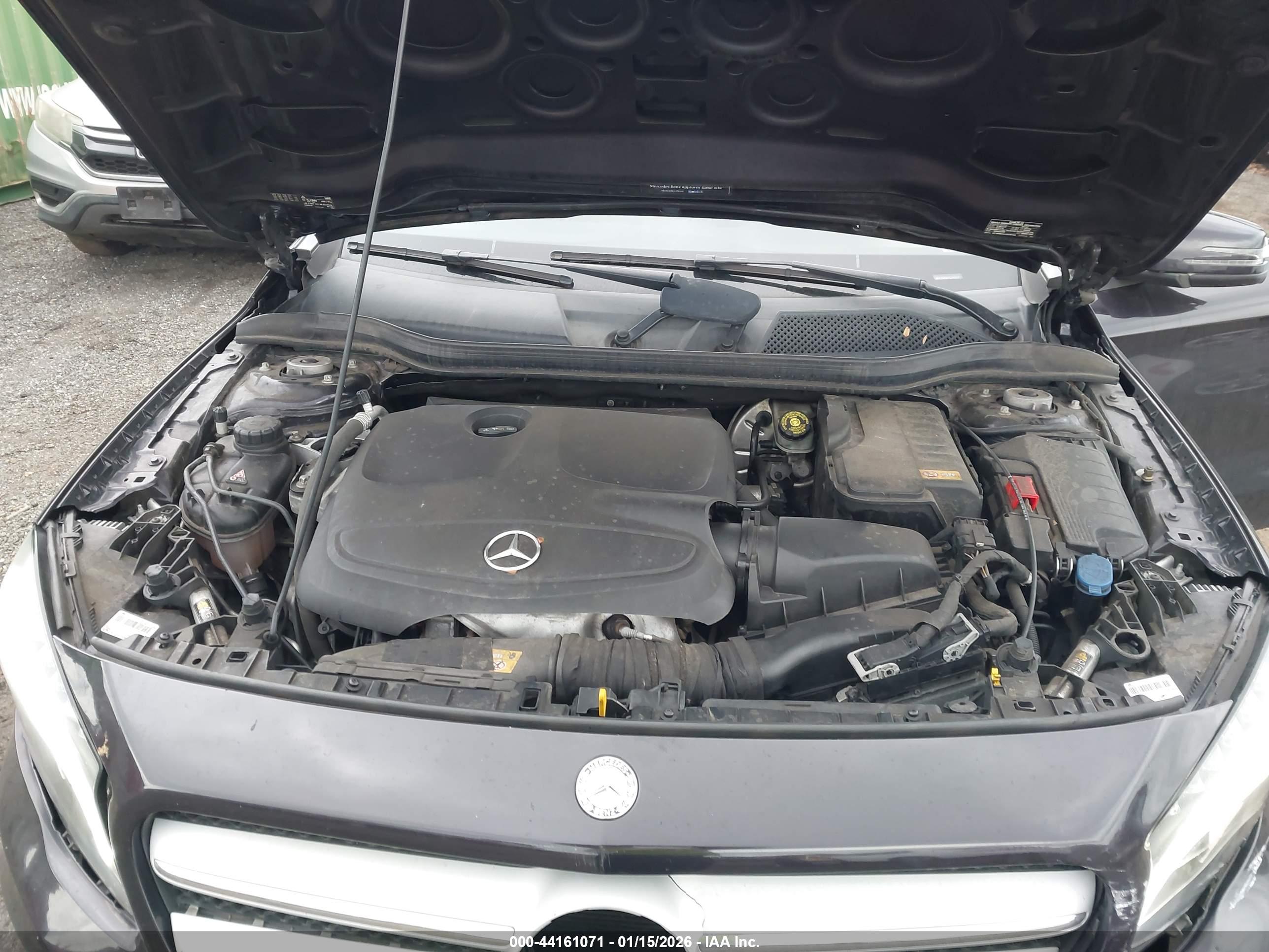 MERCEDES-BENZ GLA image 10