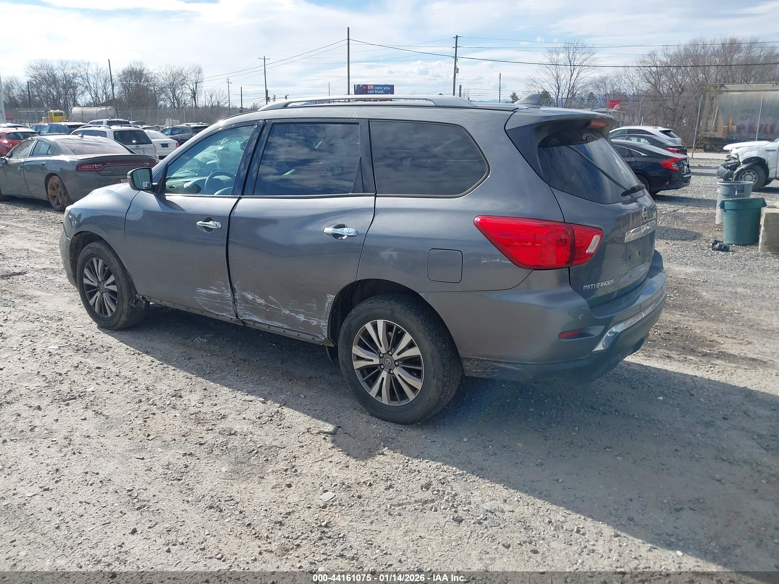 NISSAN PATHFINDER image 3