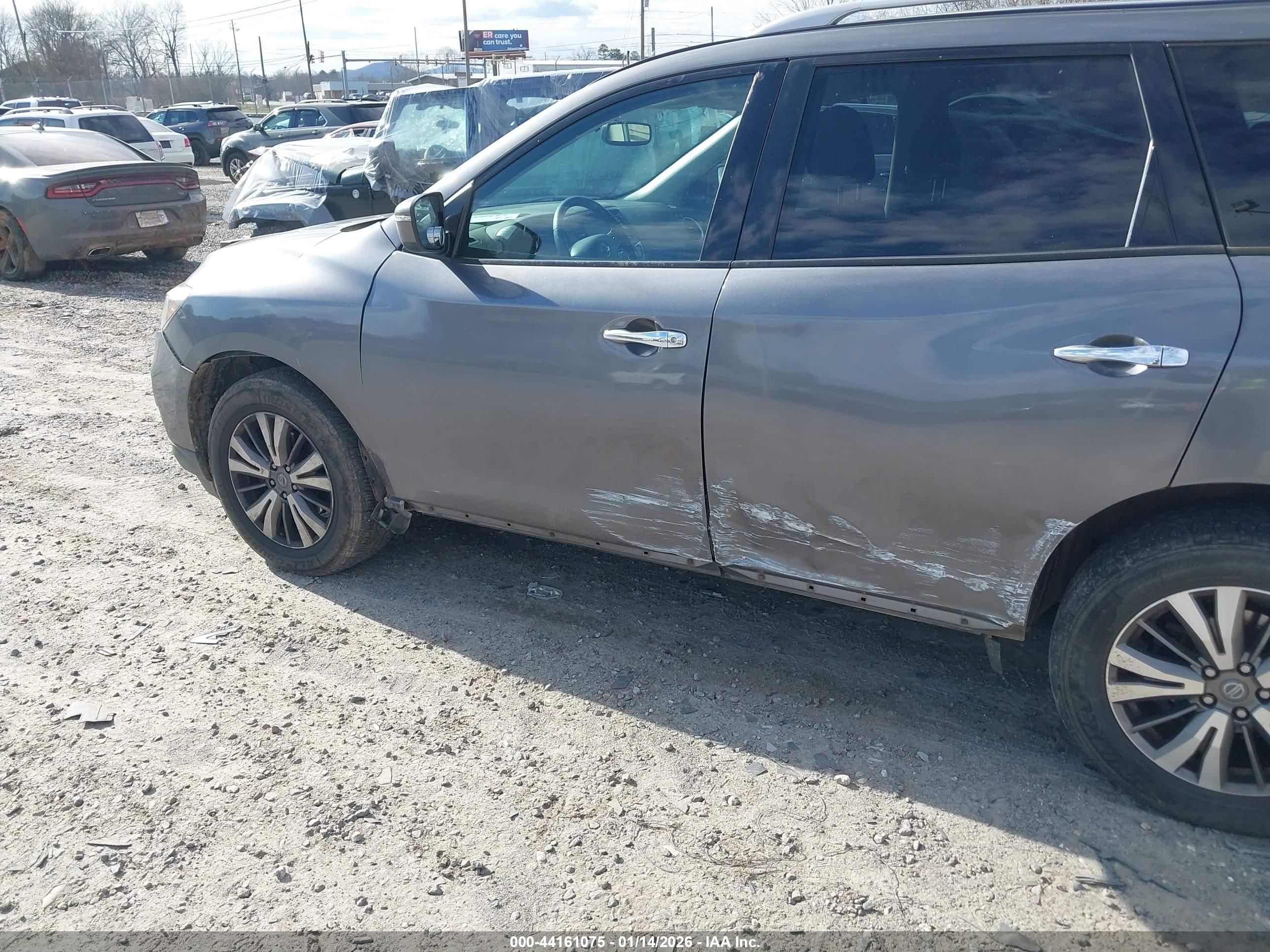 NISSAN PATHFINDER image 6