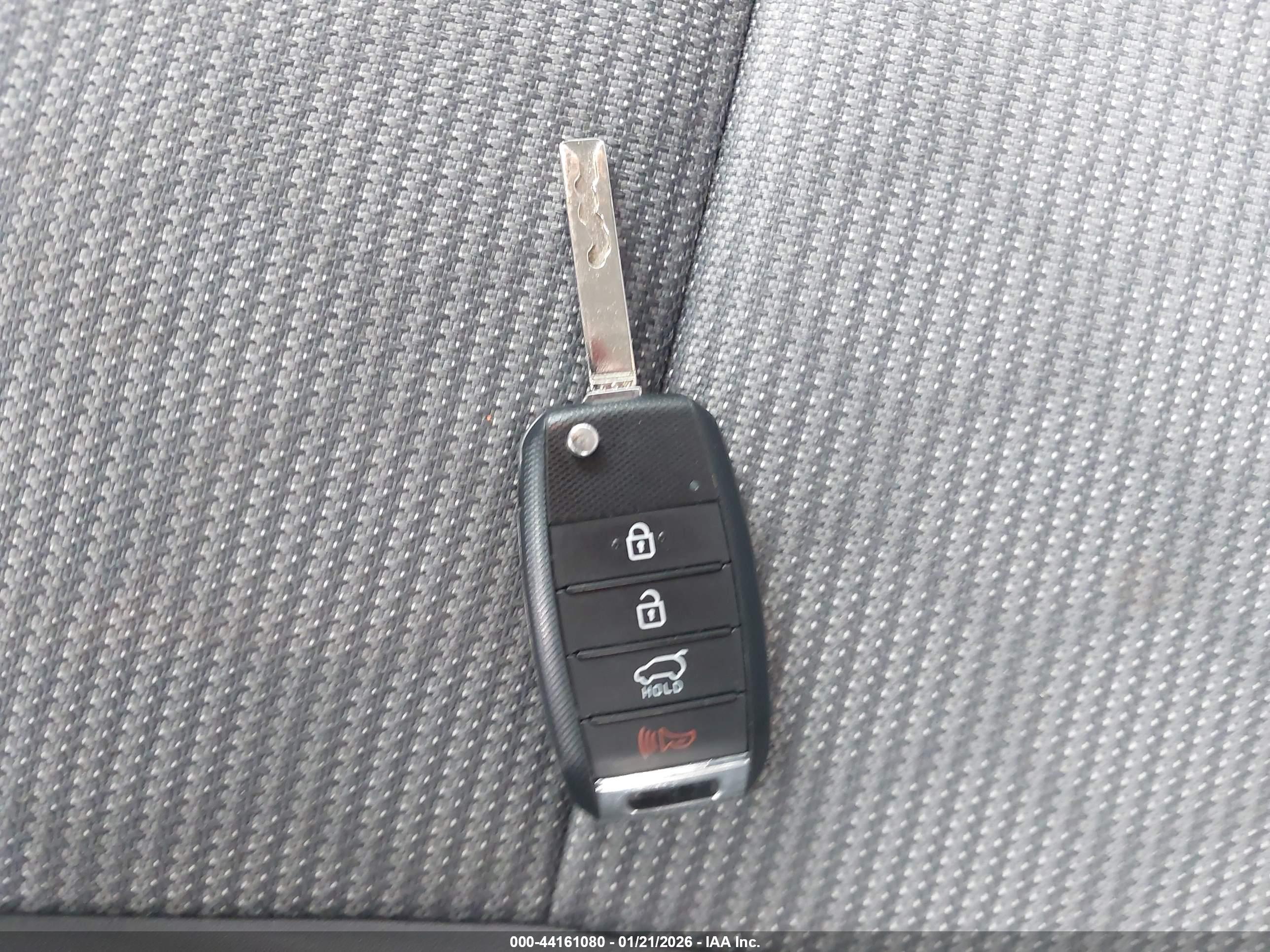 KIA NIRO image 11