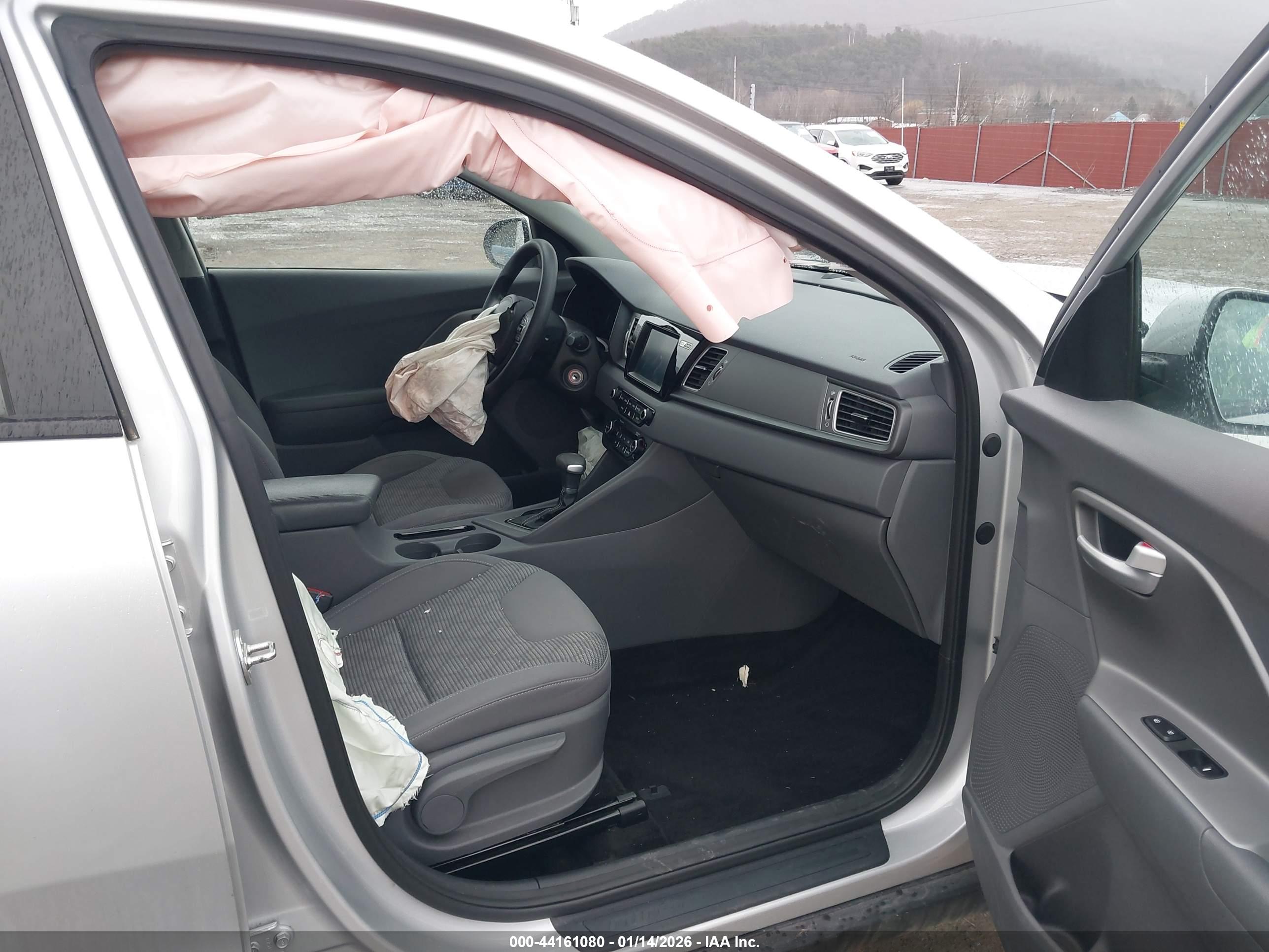KIA NIRO image 5
