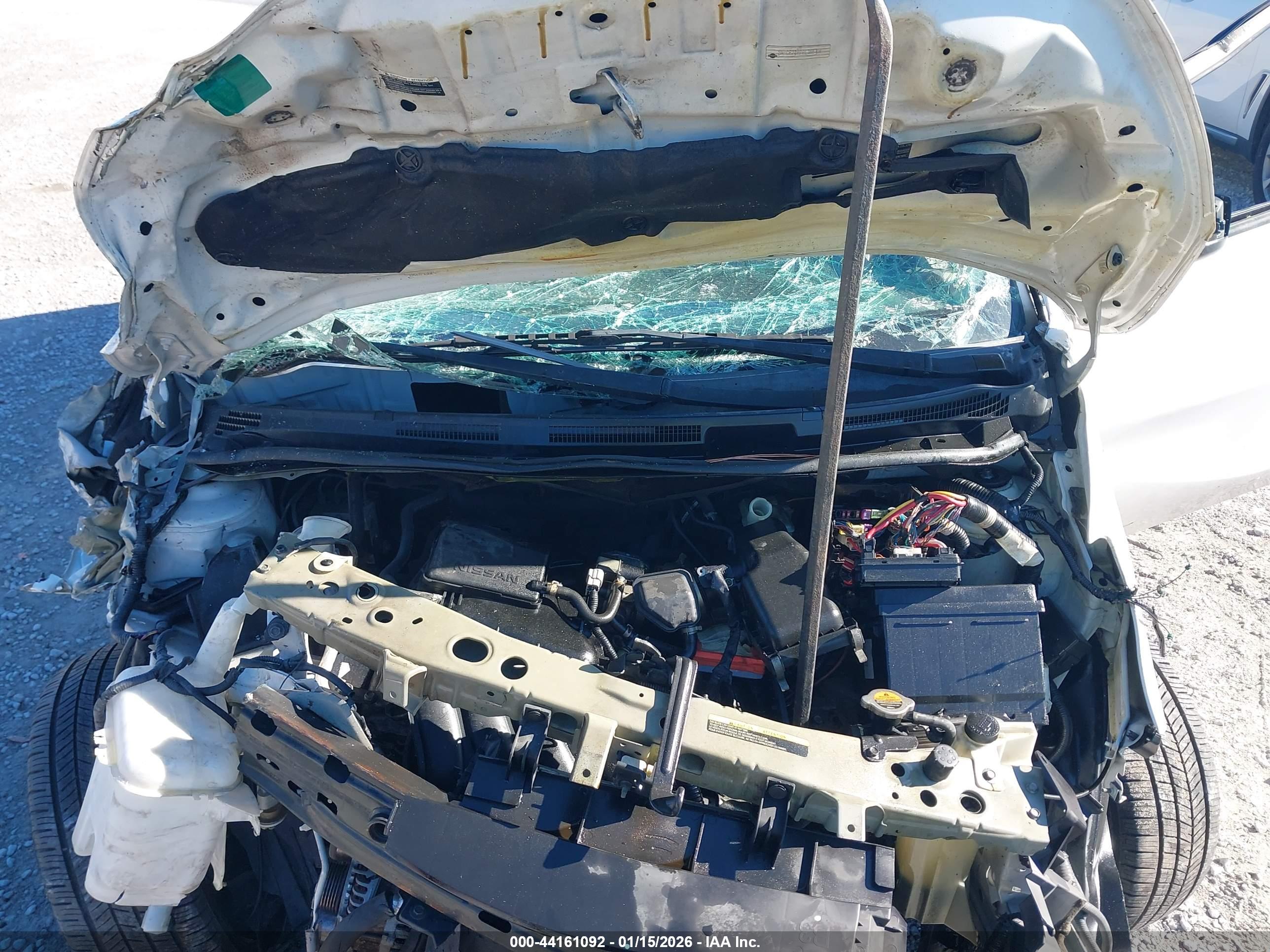 NISSAN VERSA image 10