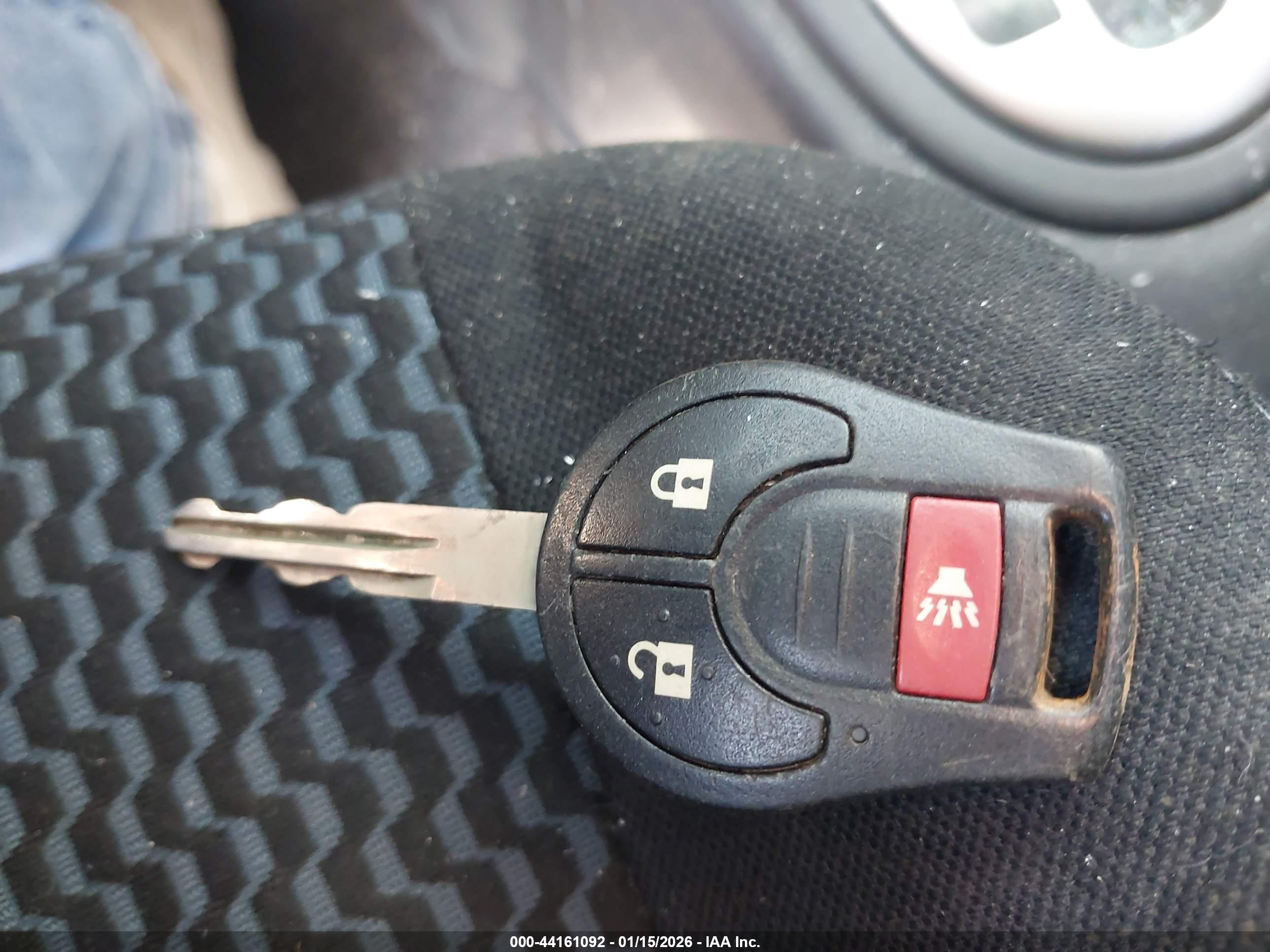 NISSAN VERSA image 11