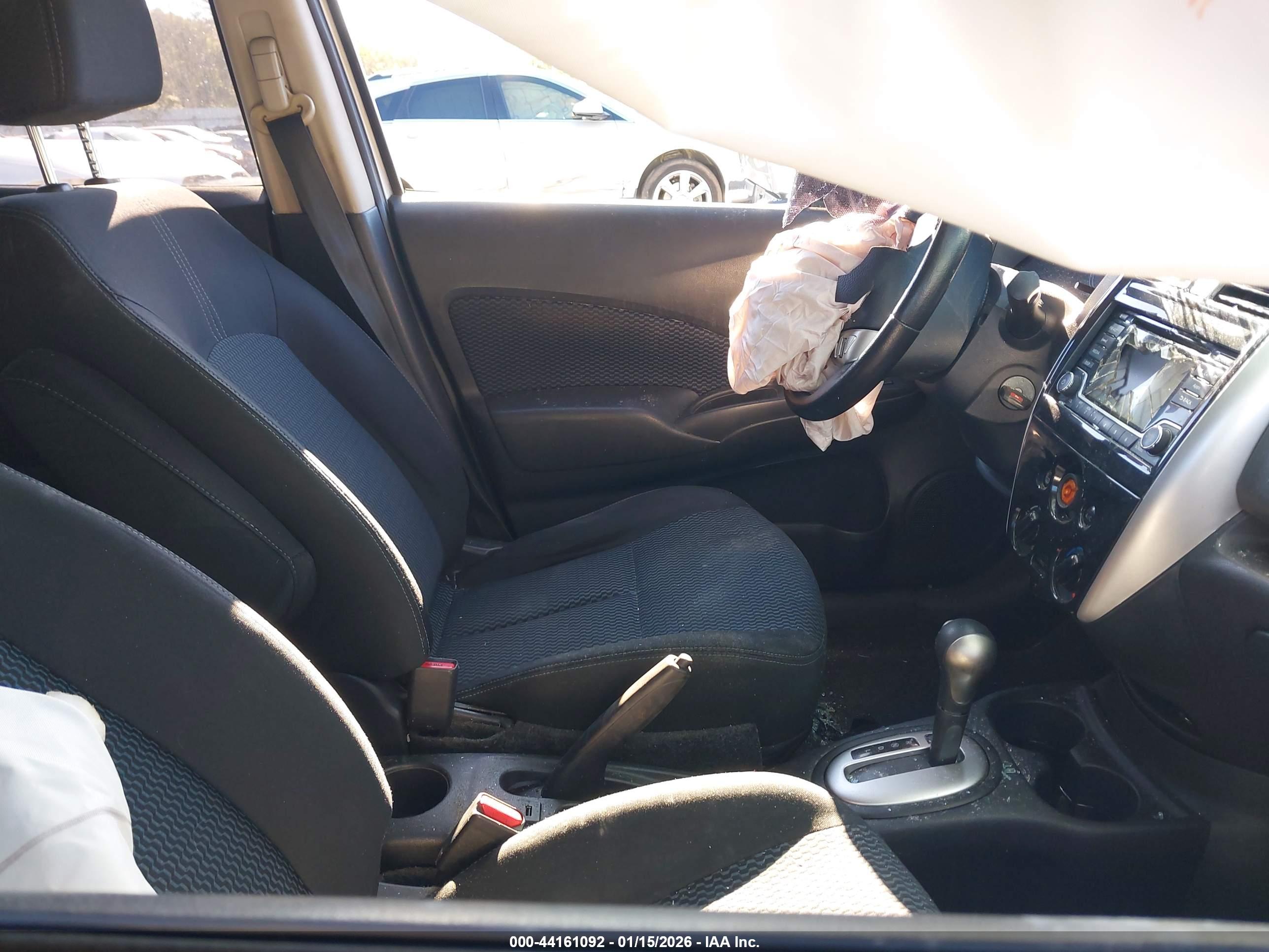 NISSAN VERSA image 5