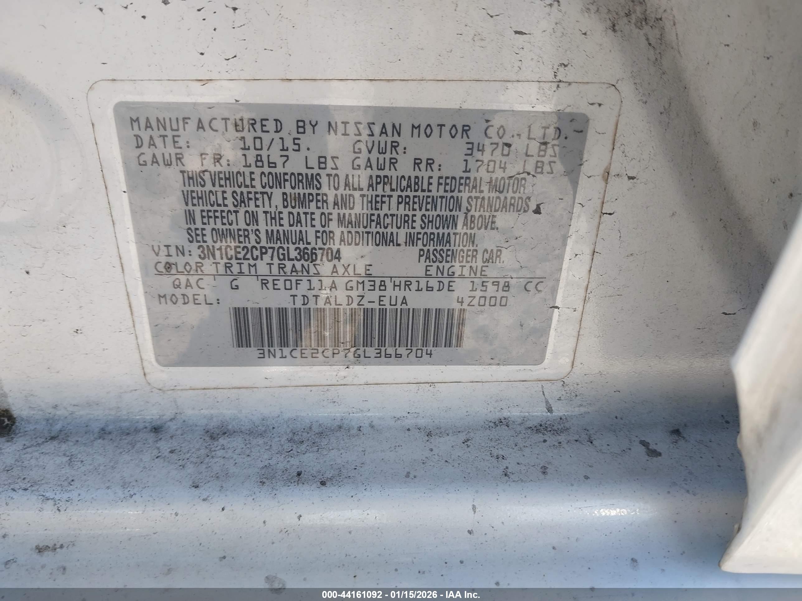 NISSAN VERSA image 9