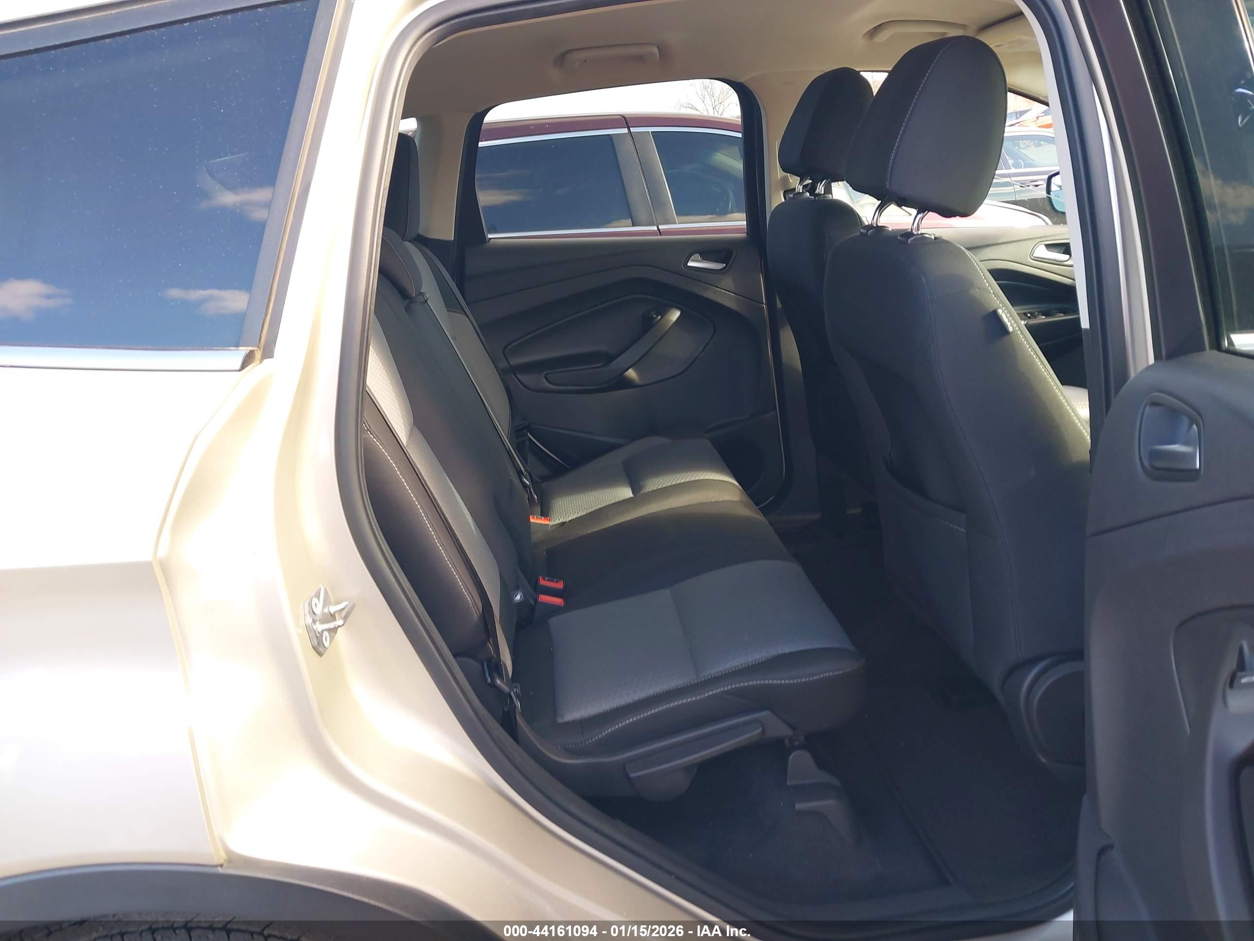 FORD ESCAPE image 8