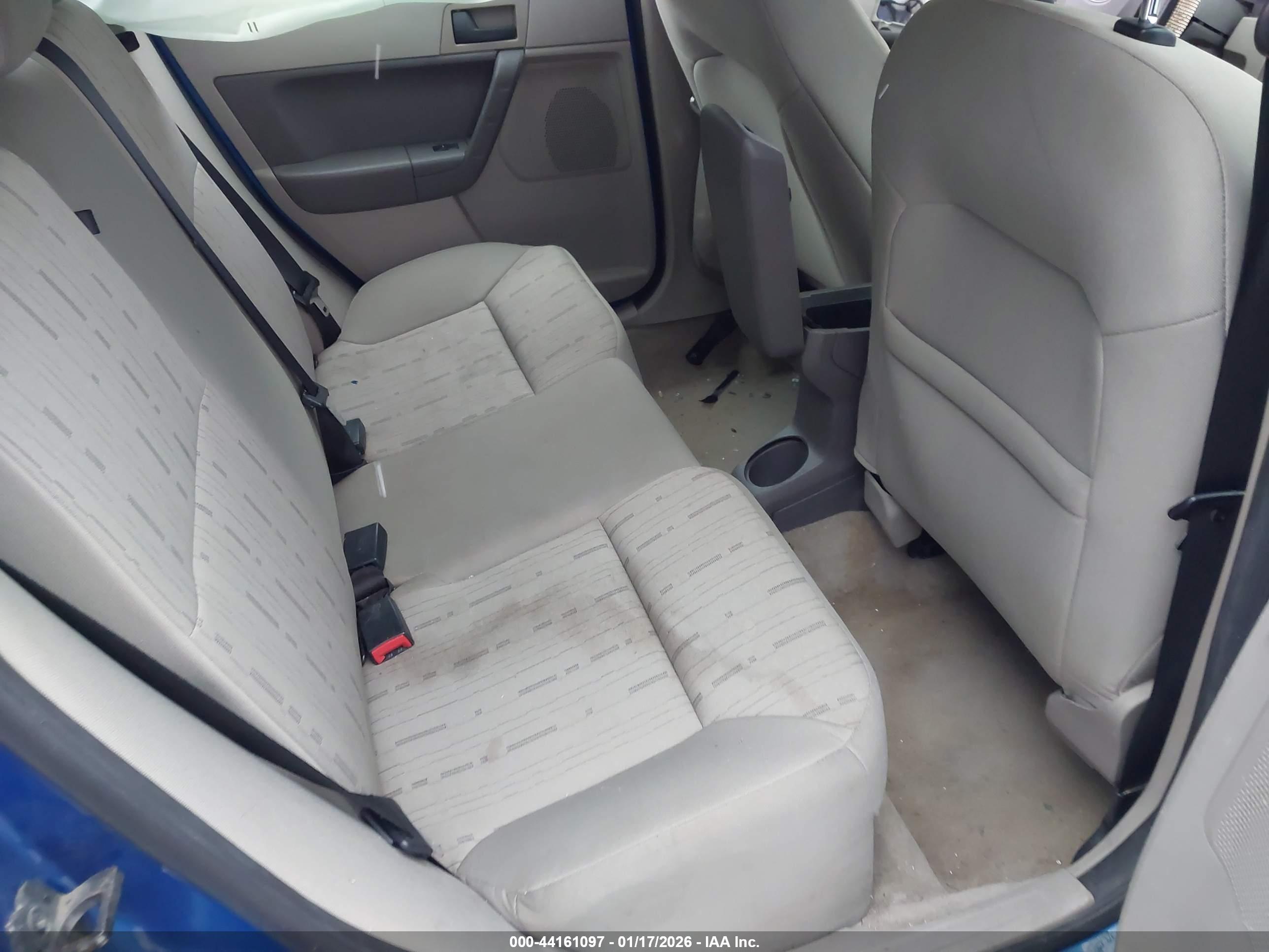 FORD FOCUS image 8
