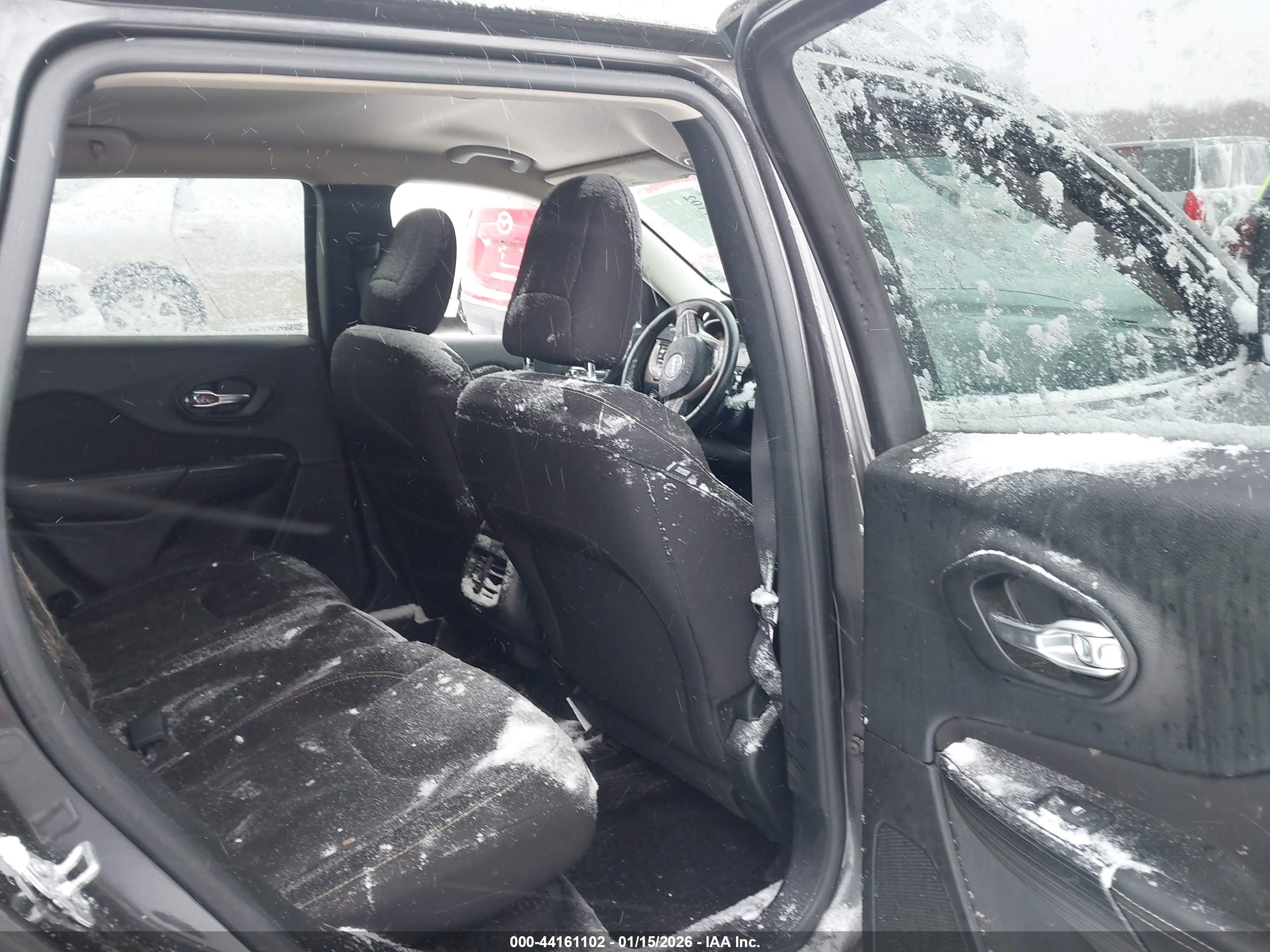 JEEP CHEROKEE image 8